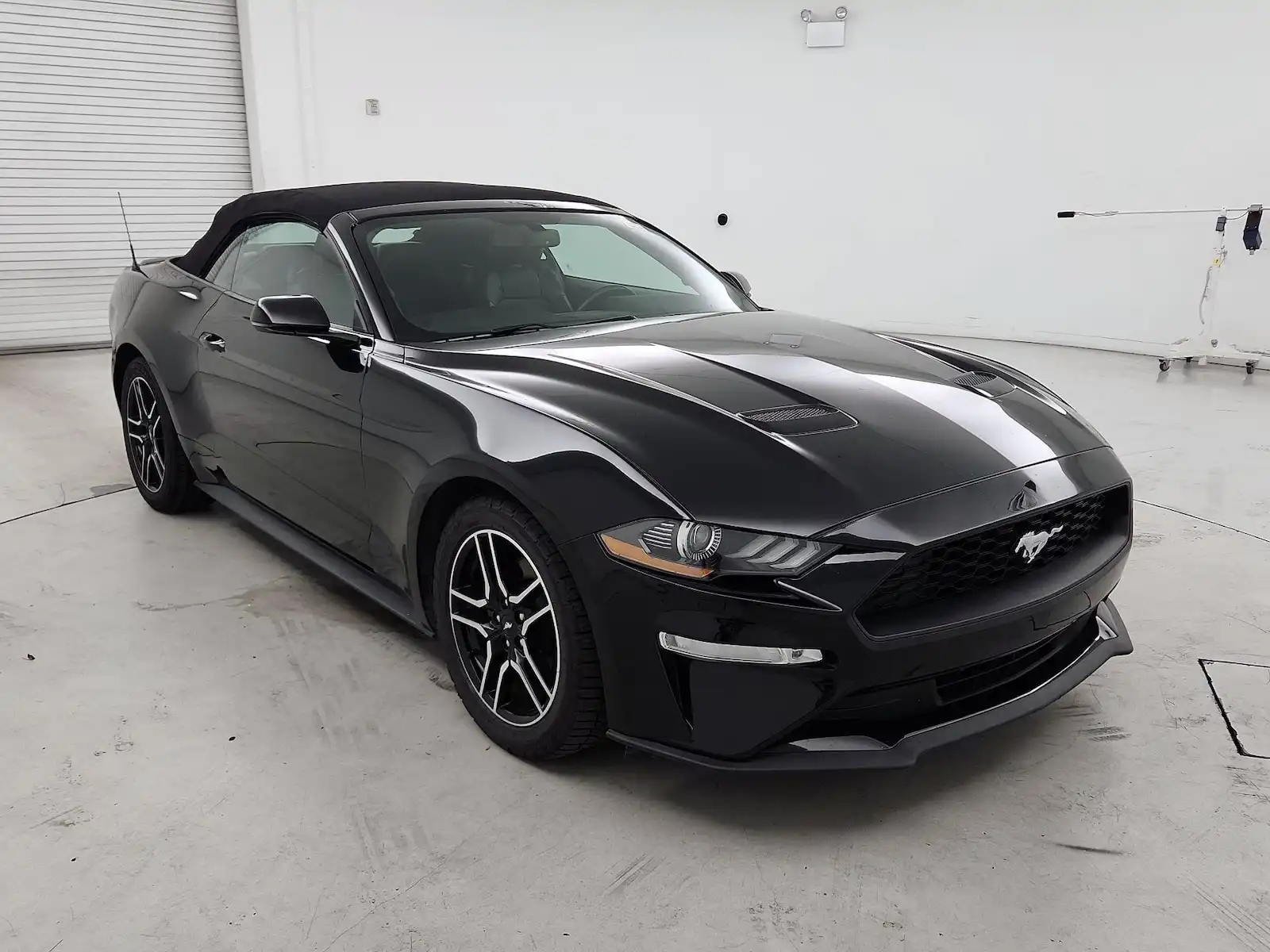 2018 Ford Mustang EcoBoost Premium Convertible's photo