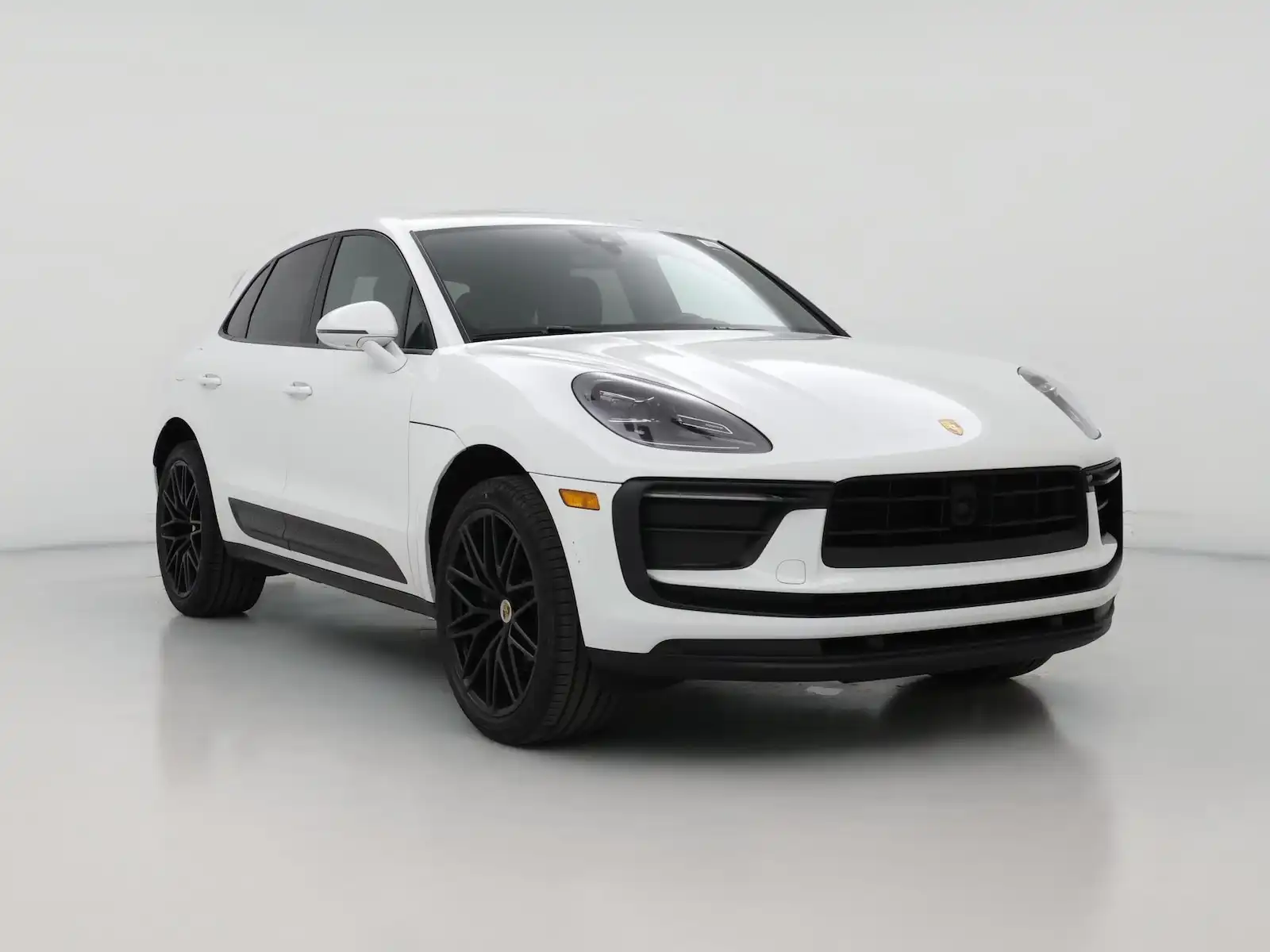 2023 Porsche Macan T's photo