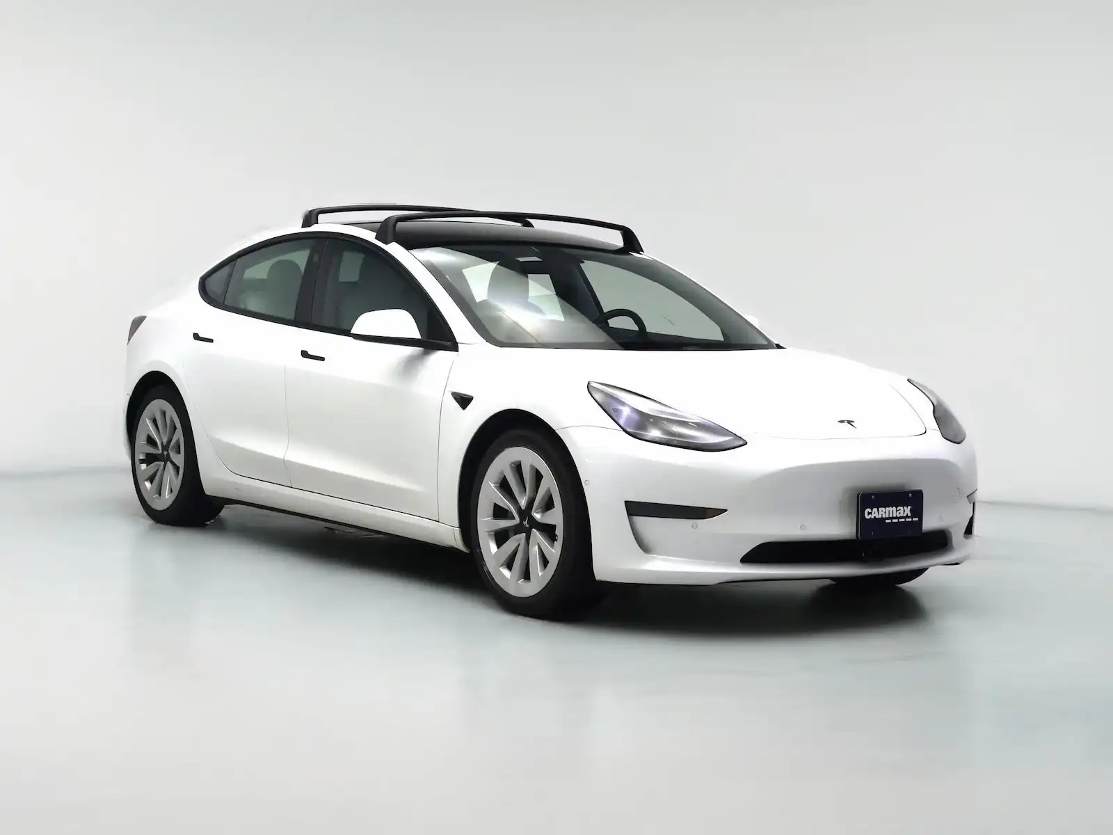 2021 Tesla Model 3 Standard Range Plus's photo