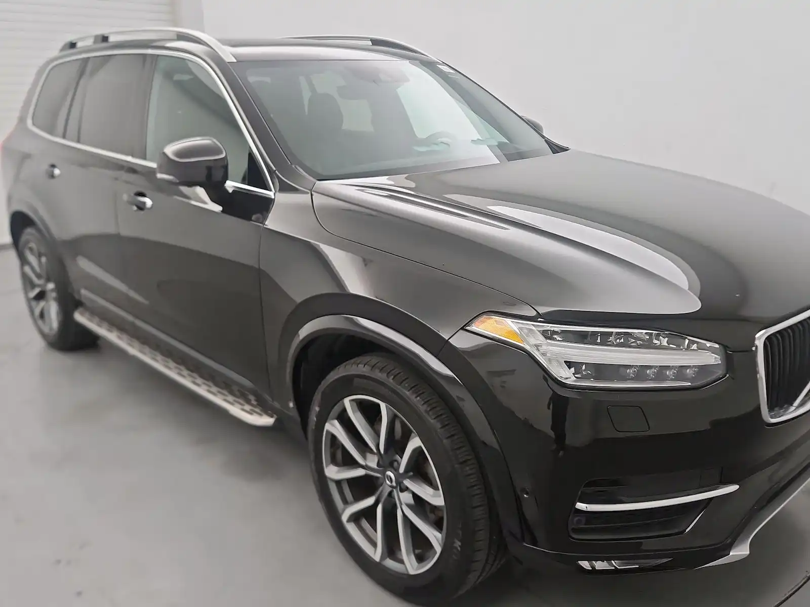 2019 Volvo XC90 T6 Momentum AWD's photo