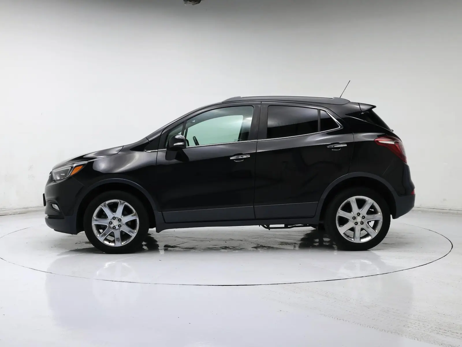 2017 Buick Encore Essence AWD photo 4