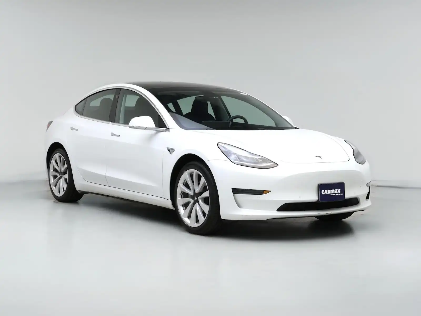 2019 Tesla Model 3 Standard Range Plus's photo