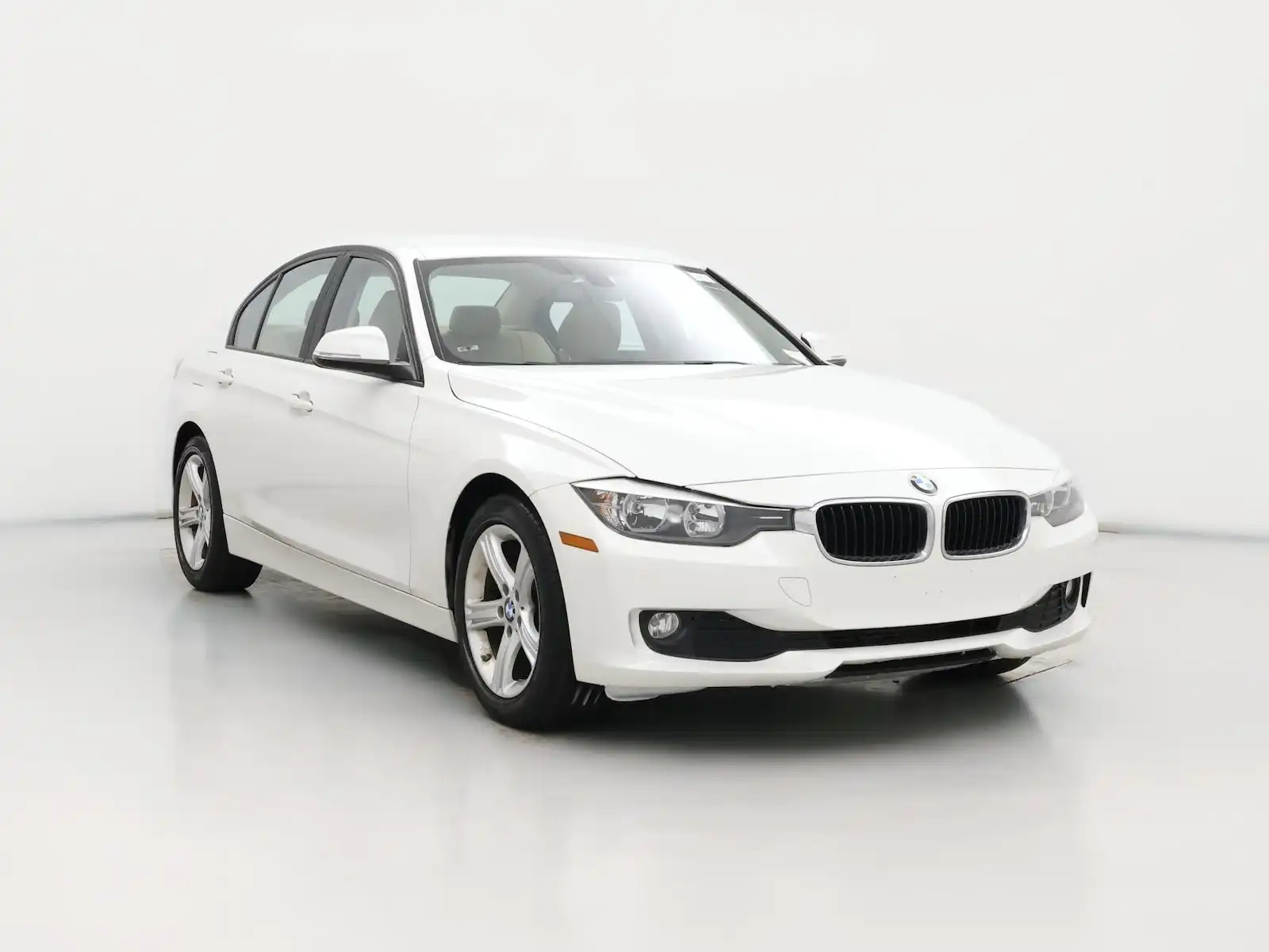 2015 BMW 3 Series 320i Sedan's photo