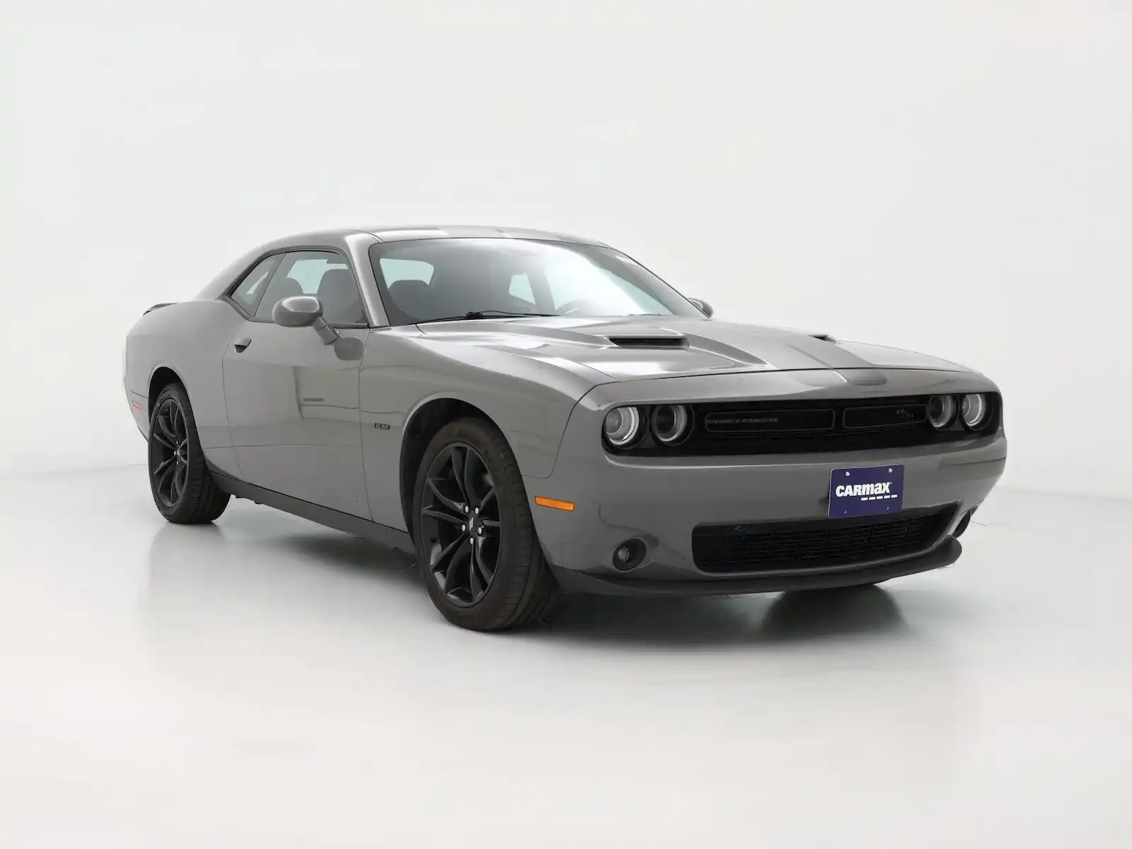 2017 Dodge Challenger R/T's photo