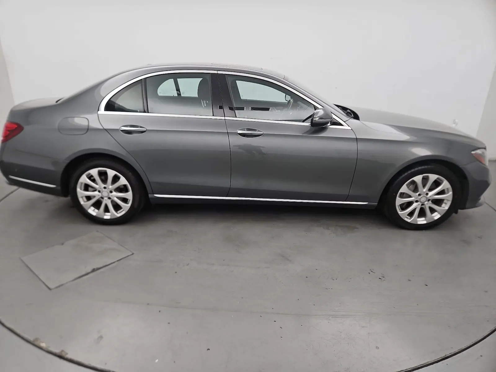 2017 Mercedes-Benz E-Class E300 photo 4