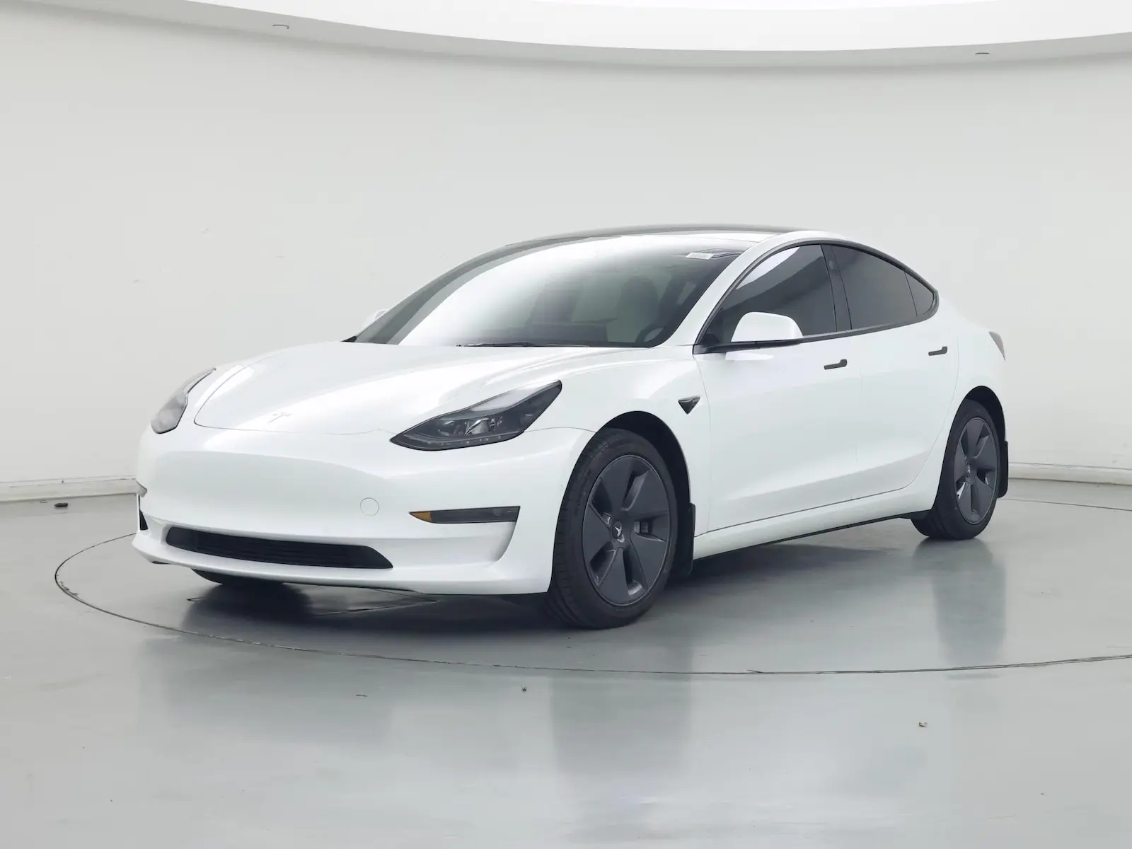 2022 Tesla Model 3 Standard Range Plus photo 4