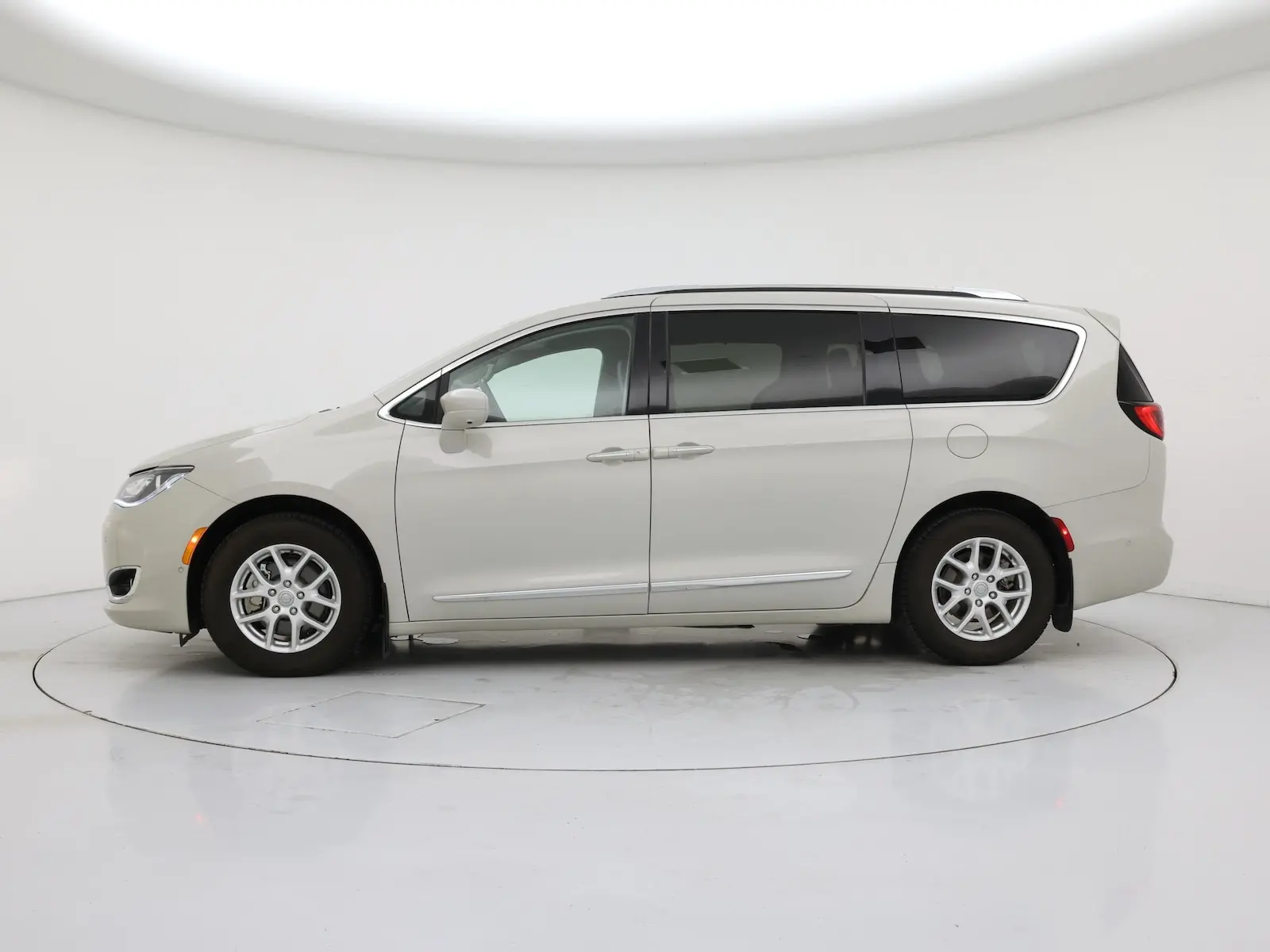 2020 Chrysler Pacifica Touring L photo 4