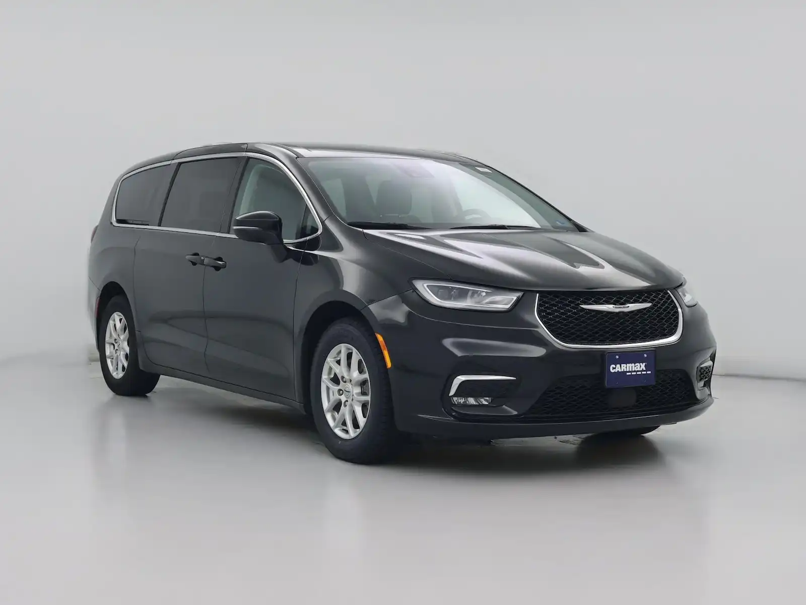 2023 Chrysler Pacifica Touring L's photo