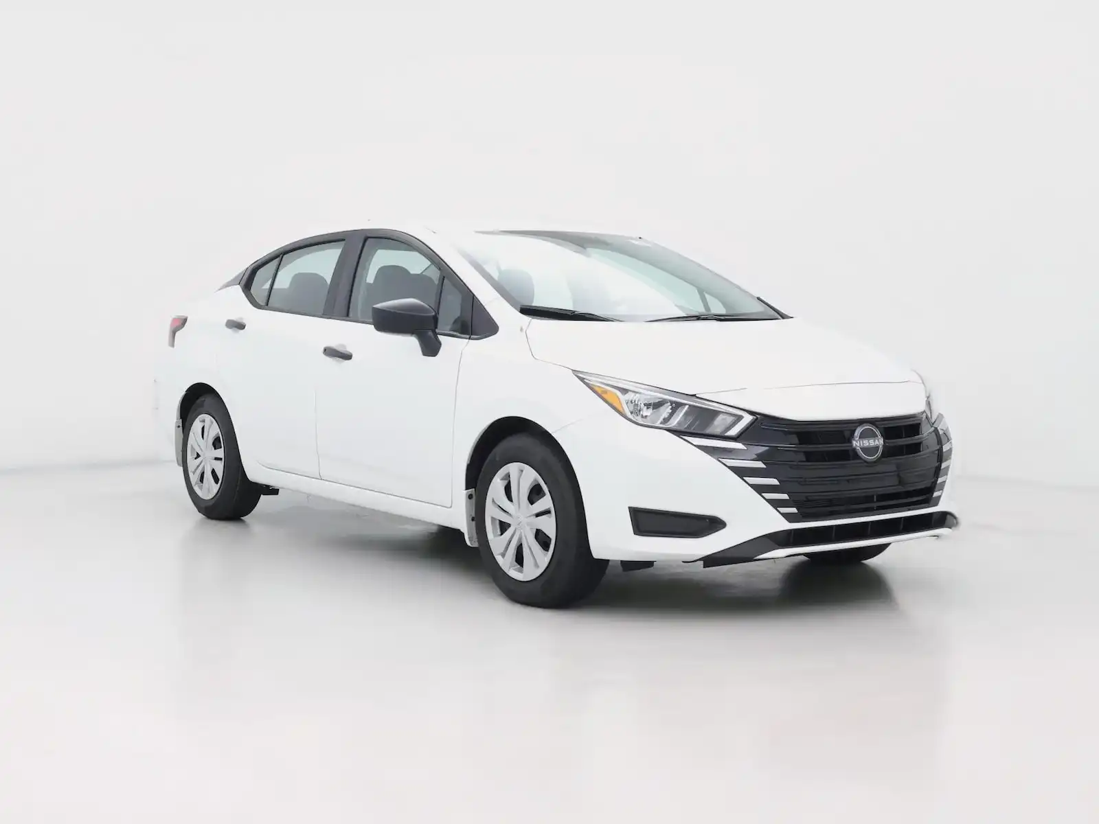 2024 Nissan Versa 1.6 S MT's photo