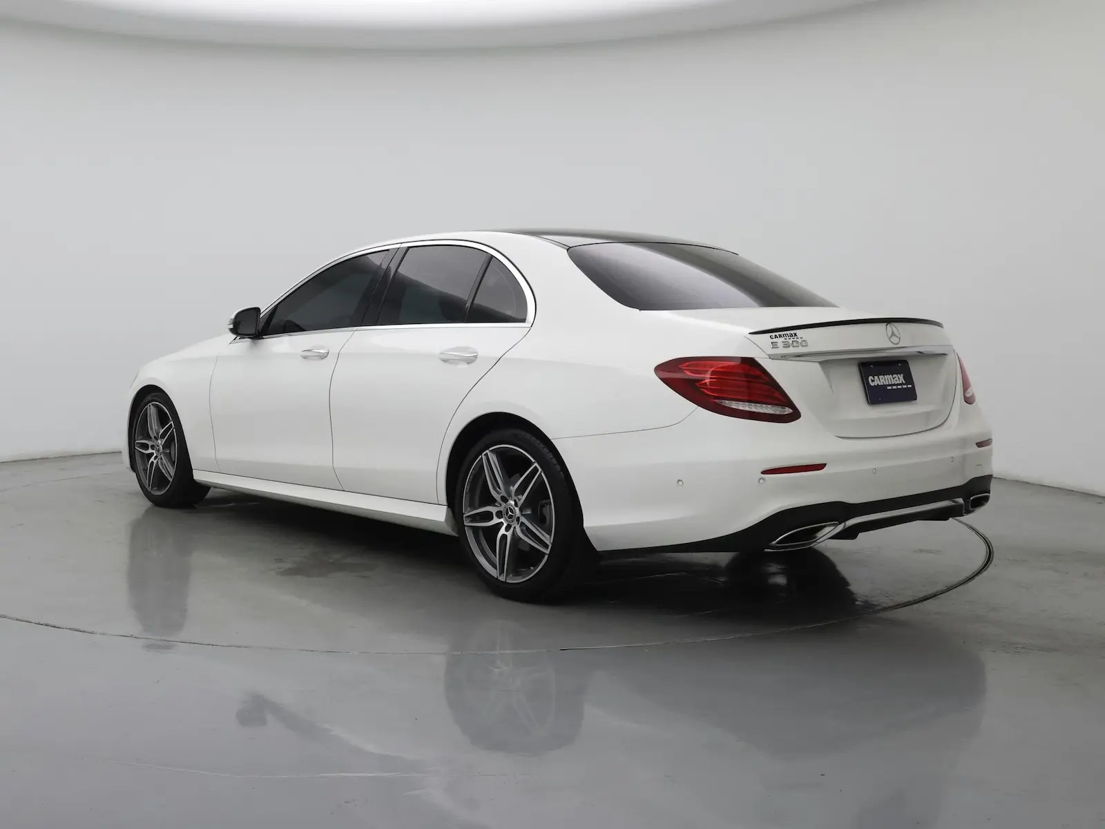 2018 Mercedes-Benz E-Class E300 photo 3
