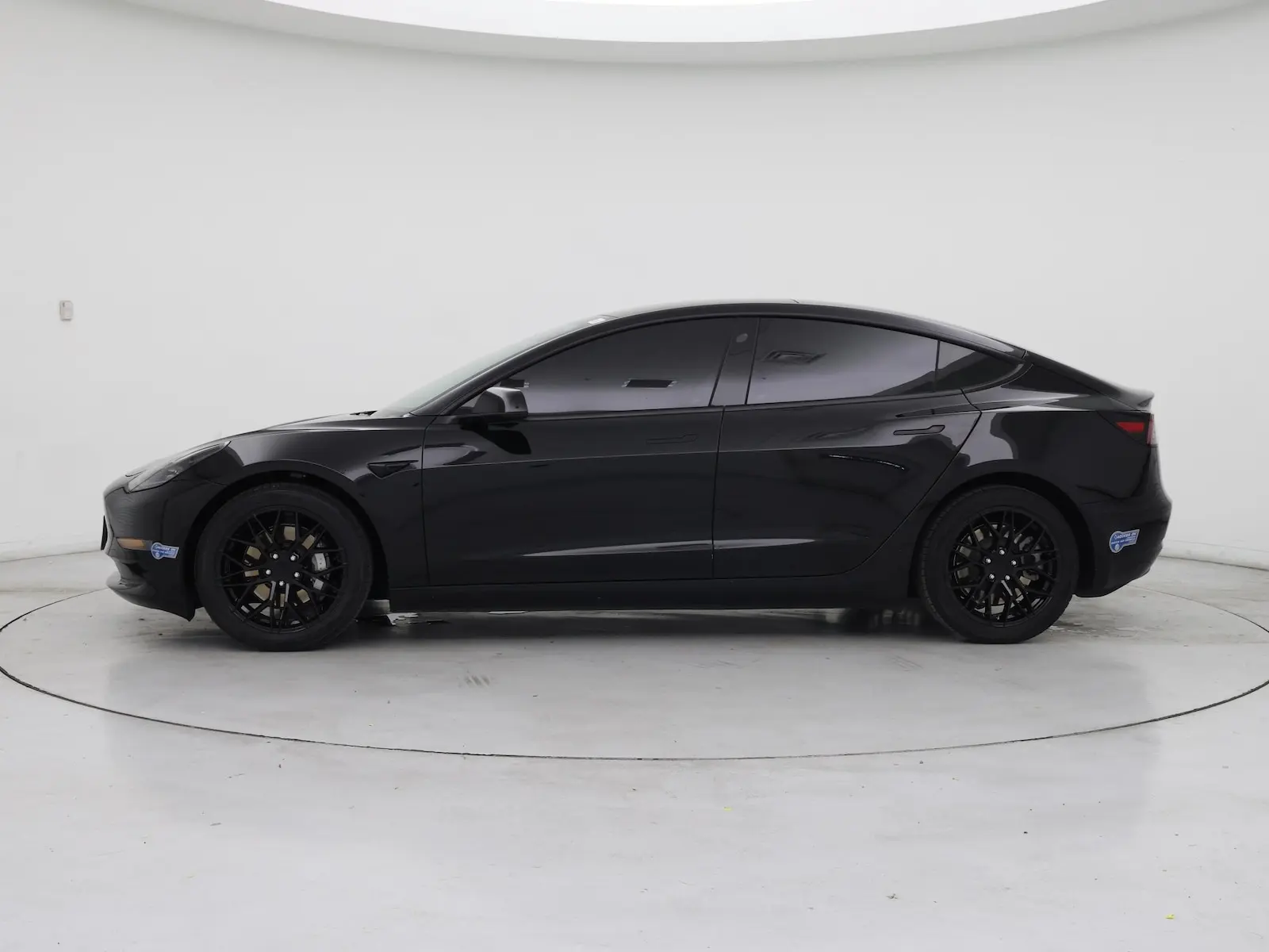 2021 Tesla Model 3 Standard Range Plus photo 4
