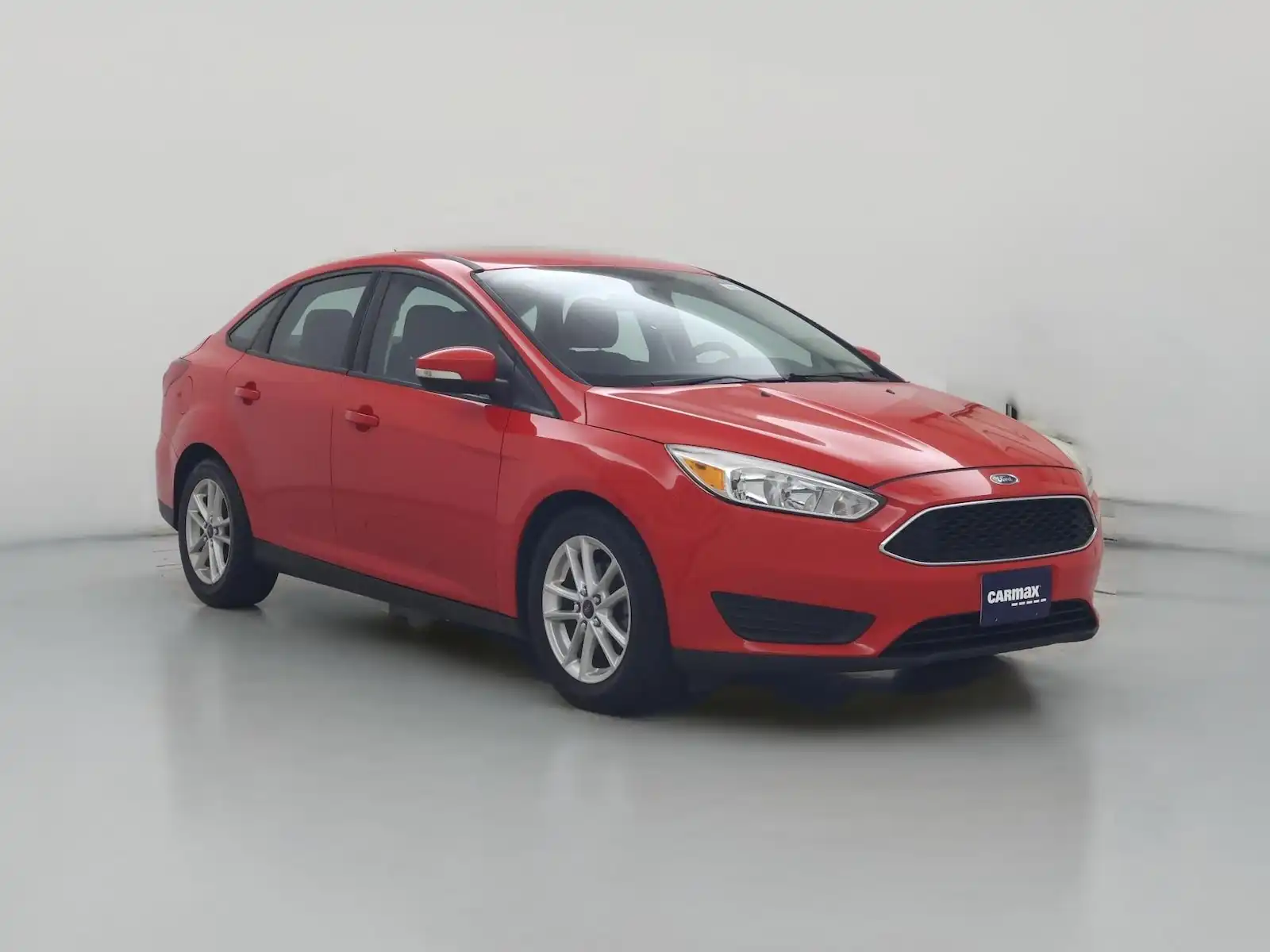 2016 Ford Focus SE Sedan's photo