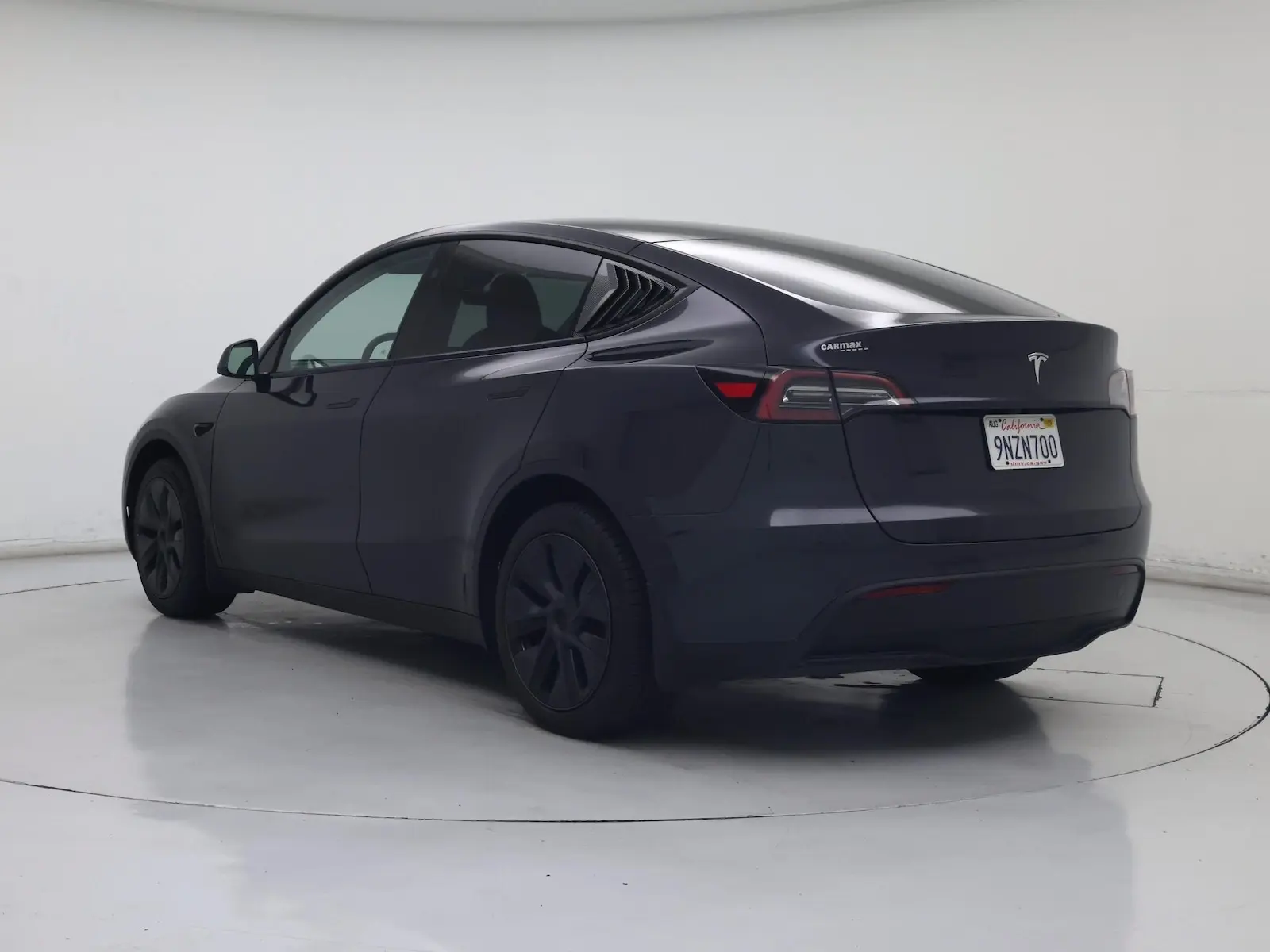 2024 Tesla Model Y Long Range RWD photo 3
