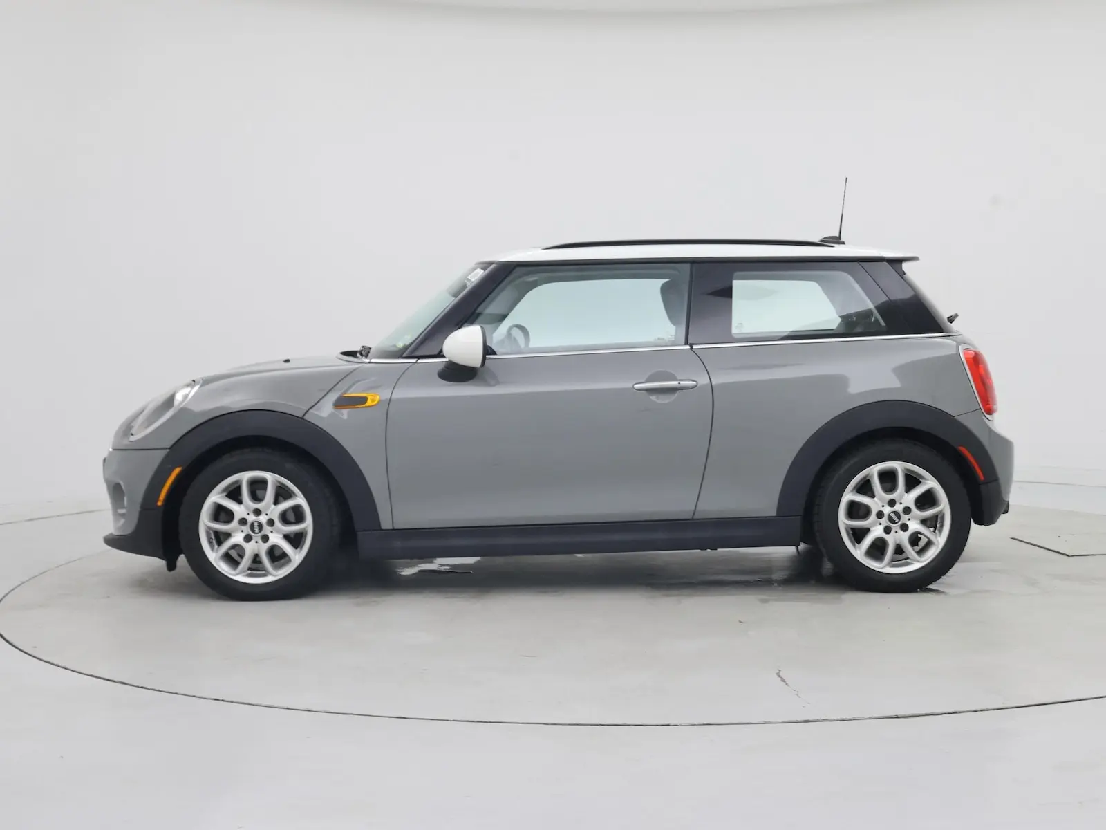 2015 MINI Cooper Base photo 4