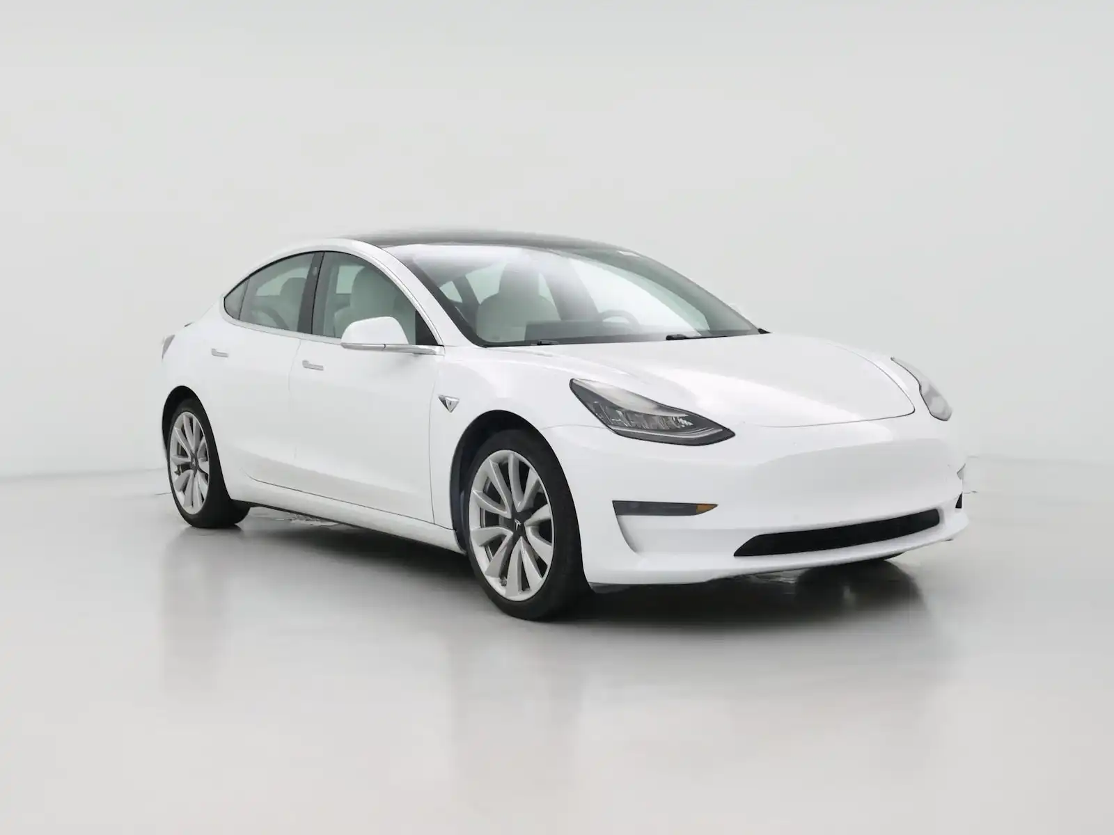 2020 Tesla Model 3 Standard Range Plus's photo