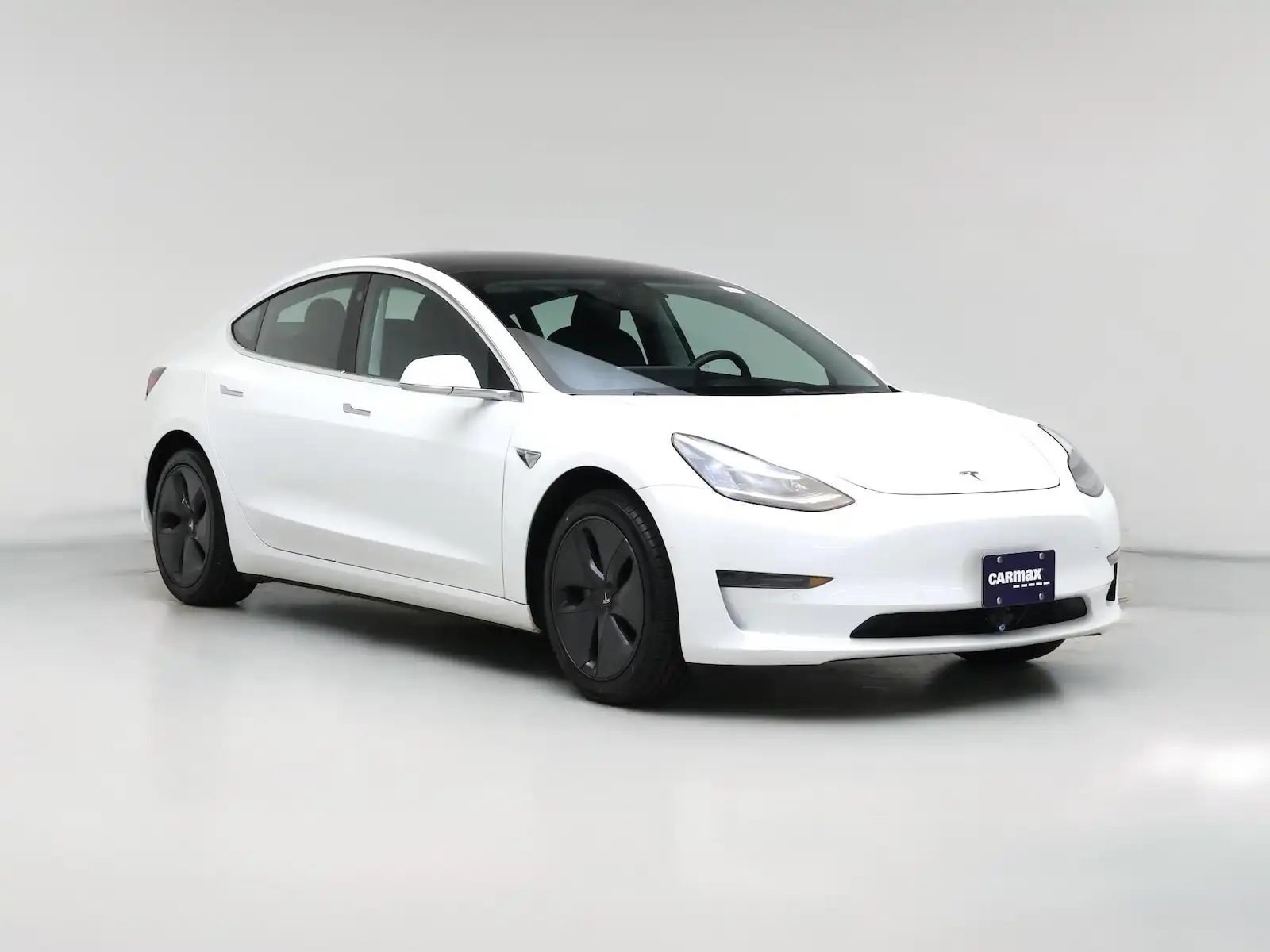 2020 Tesla Model 3 Standard Range Plus's photo