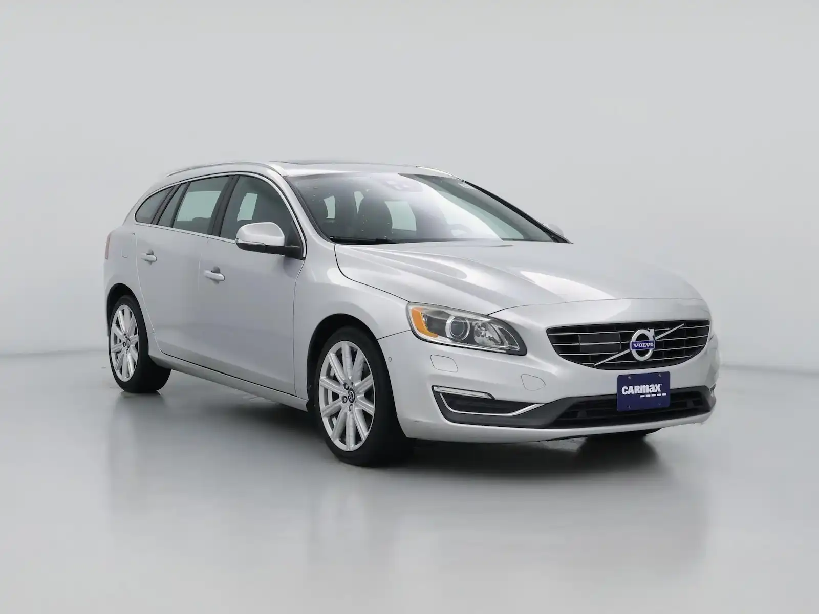 2015 Volvo V60 T5 Drive-E FWD Platinum's photo
