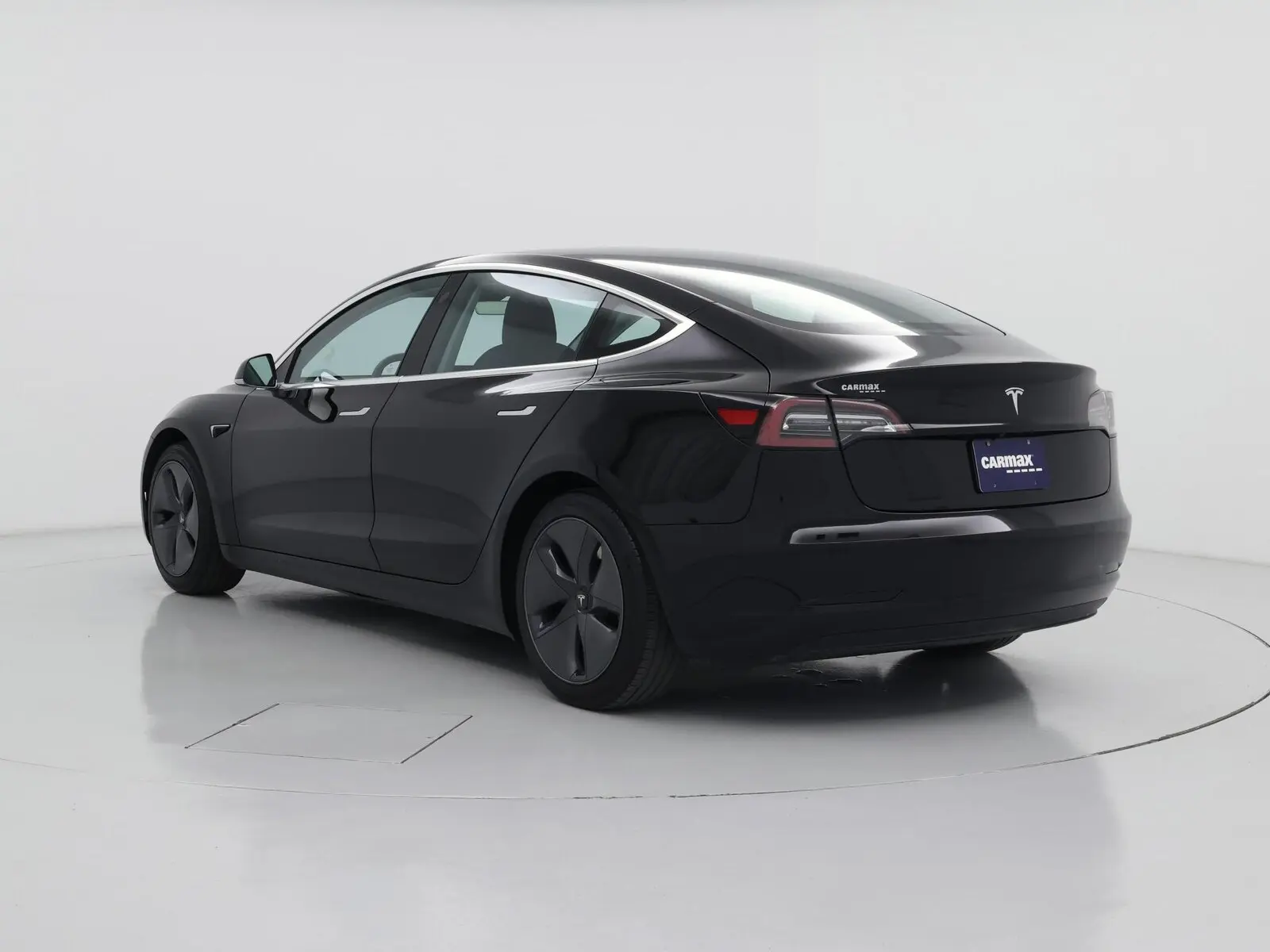 2020 Tesla Model 3 Standard Range Plus photo 3