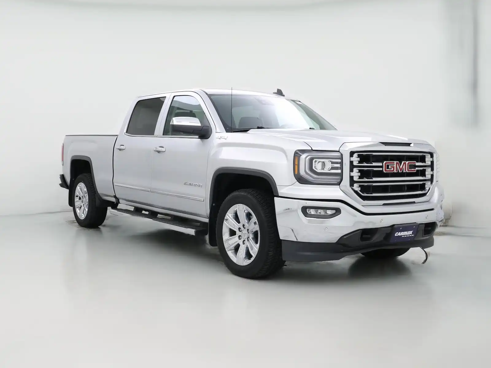 2018 GMC Sierra SLT 4WD Crew Cab Standard Box's photo