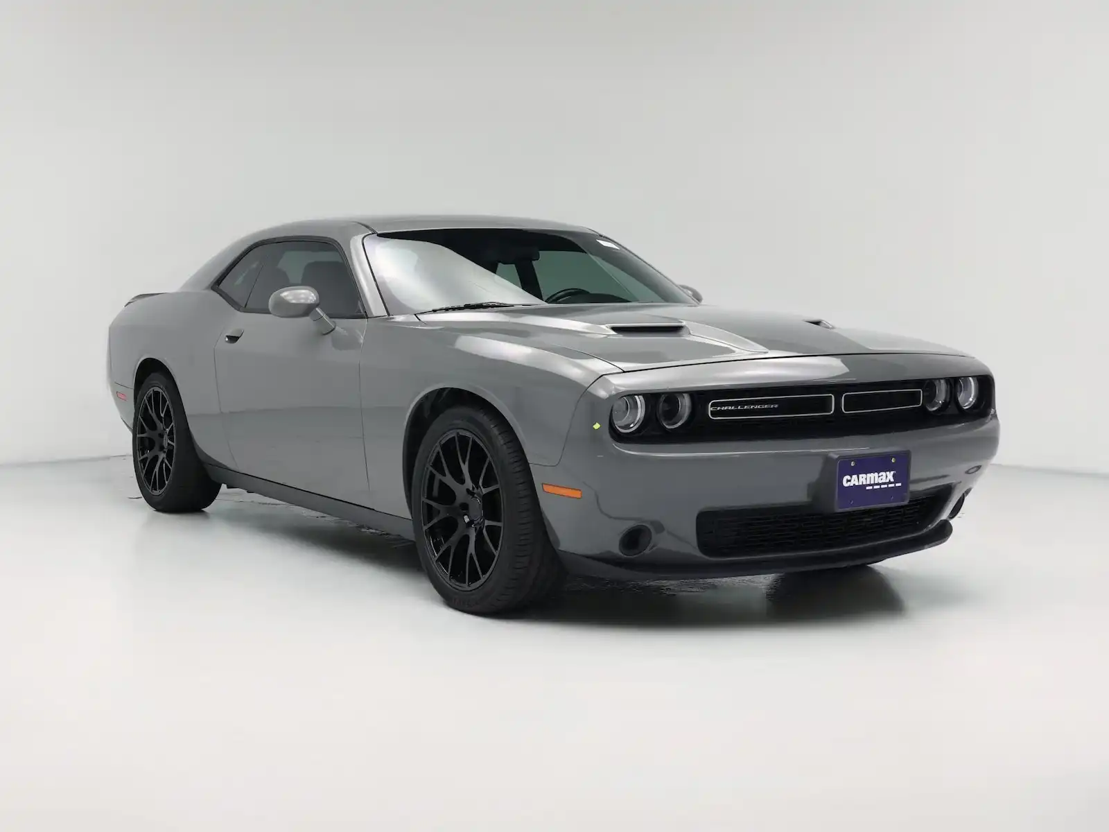2019 Dodge Challenger SXT Auto's photo