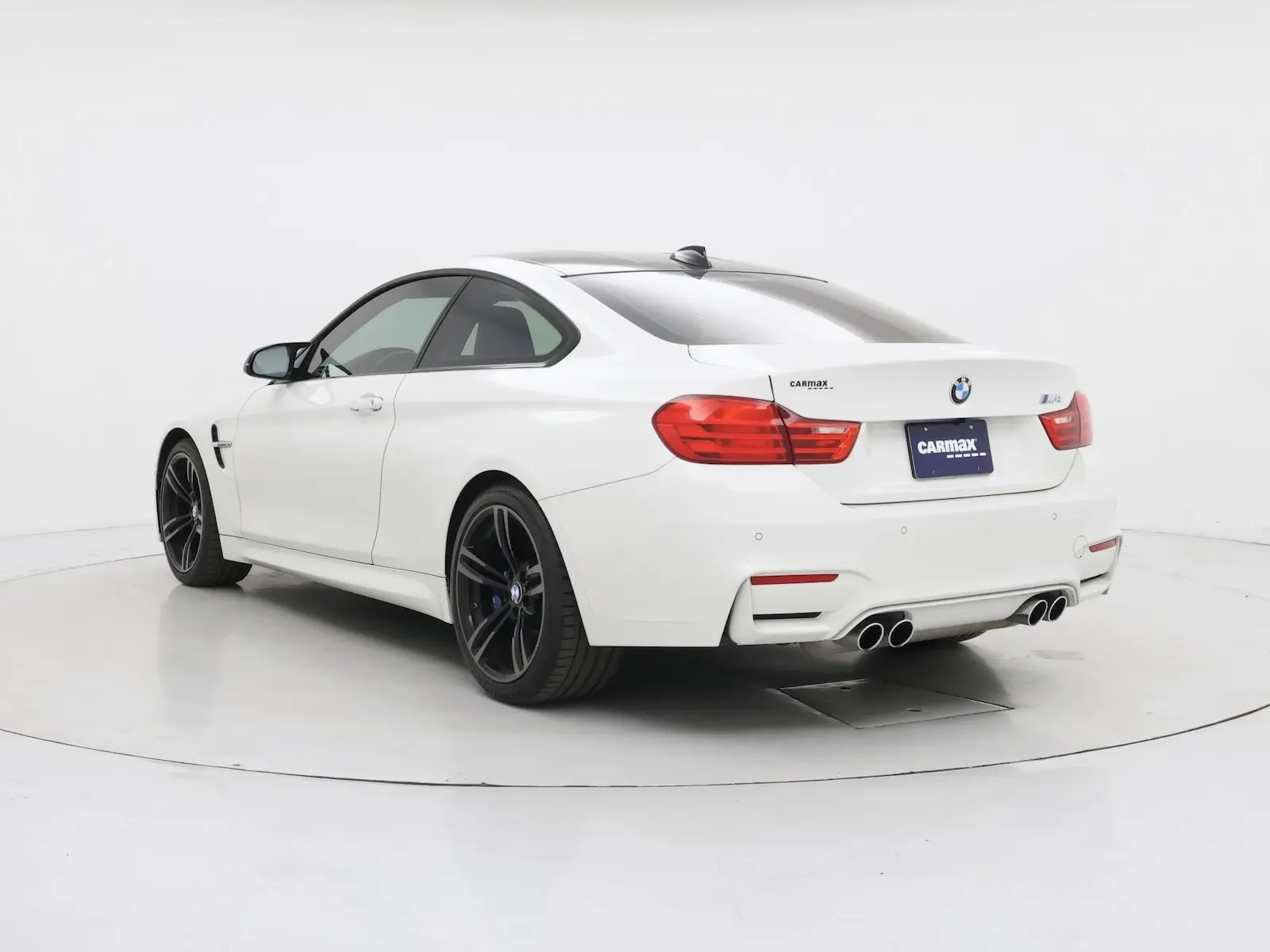 2016 BMW M4 Base photo 3