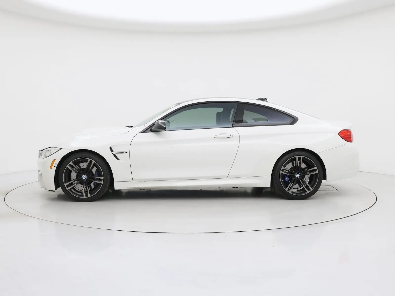 2016 BMW M4 Base photo 4