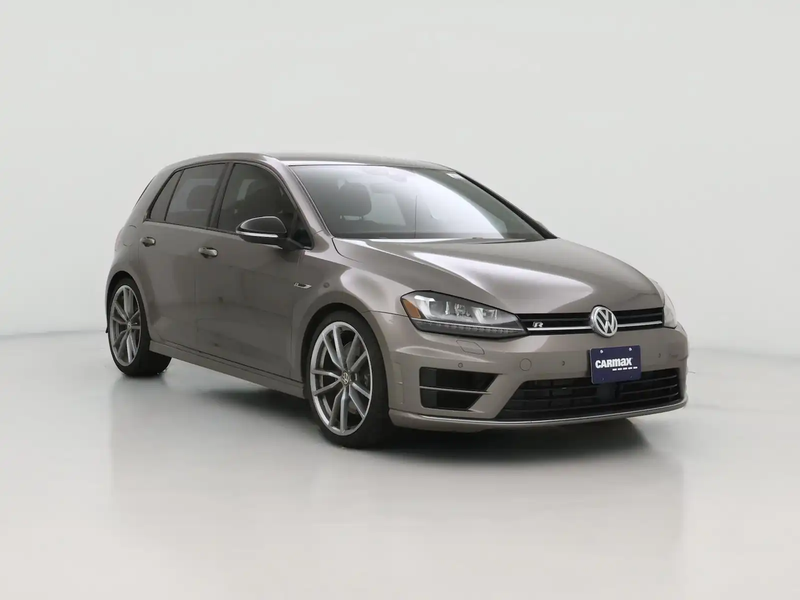 2017 Volkswagen Golf R R with DCC and Navigation 4-Door DSG's photo