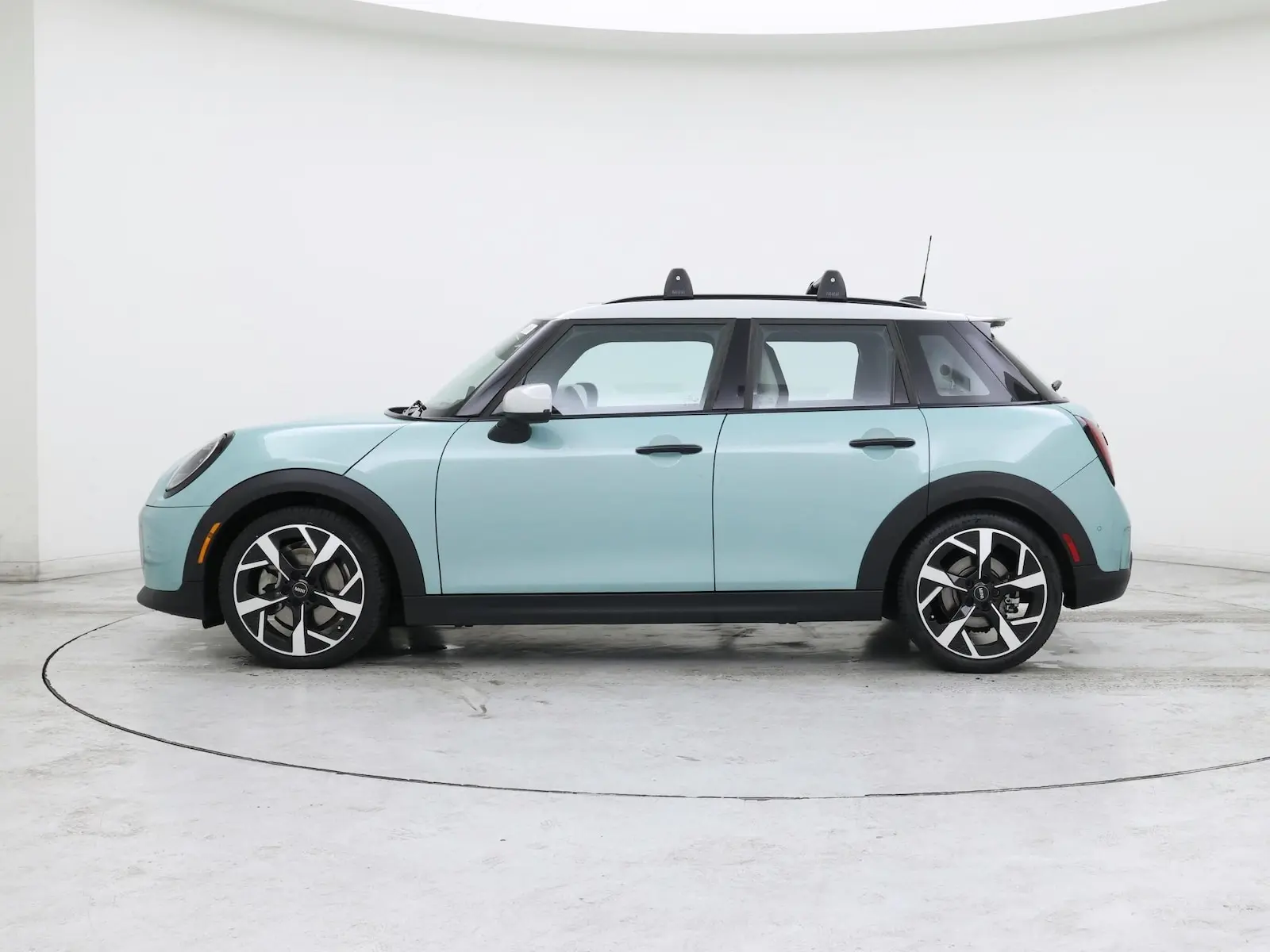 2025 MINI Hardtop Cooper S photo 4
