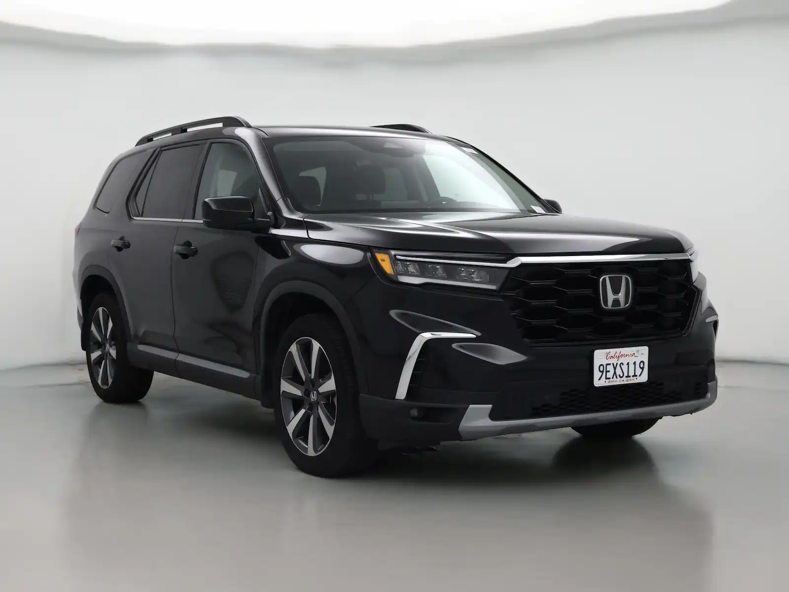 2023 Honda Pilot Touring AWD's photo