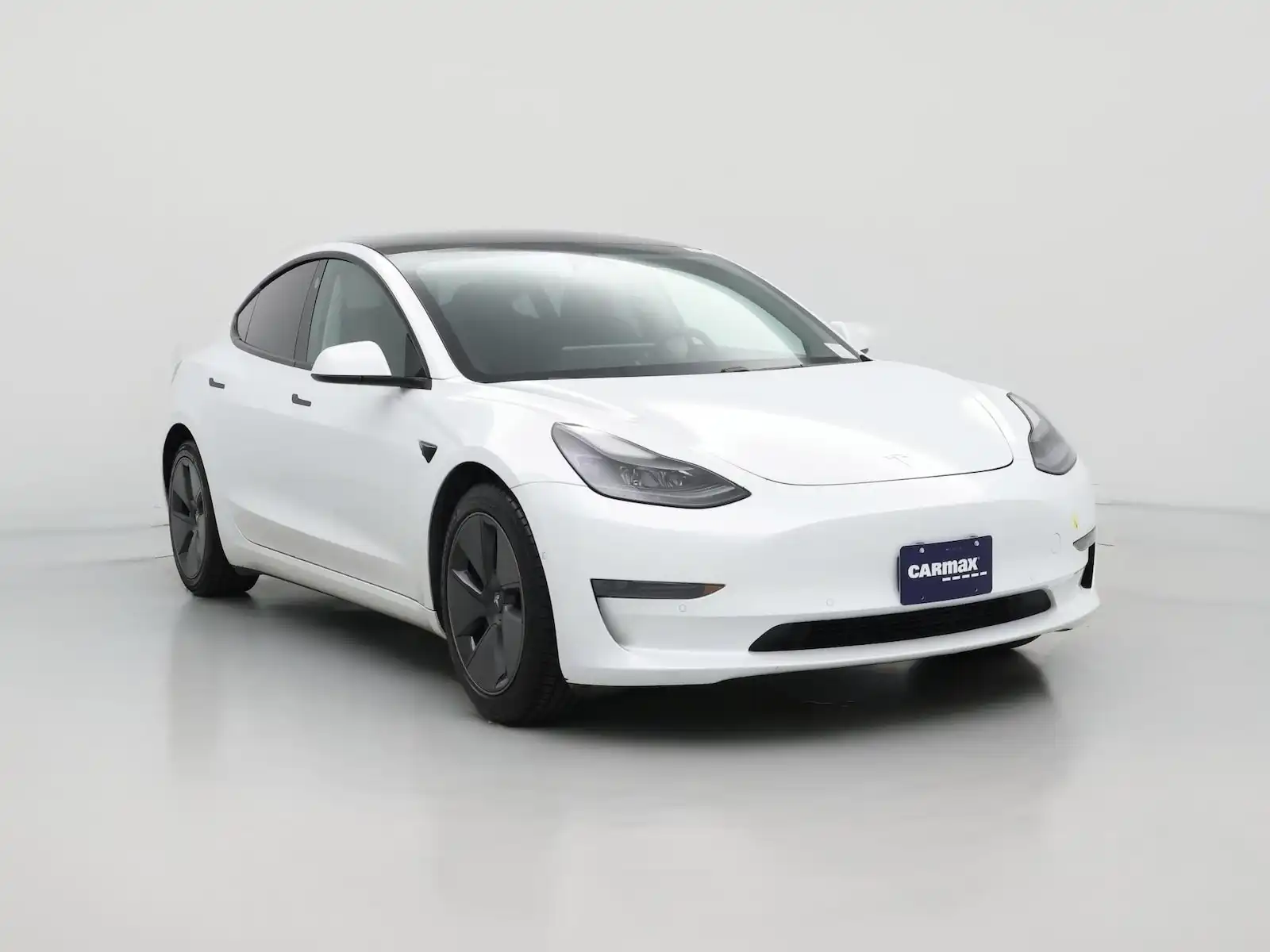 2021 Tesla Model 3 Standard Range Plus's photo