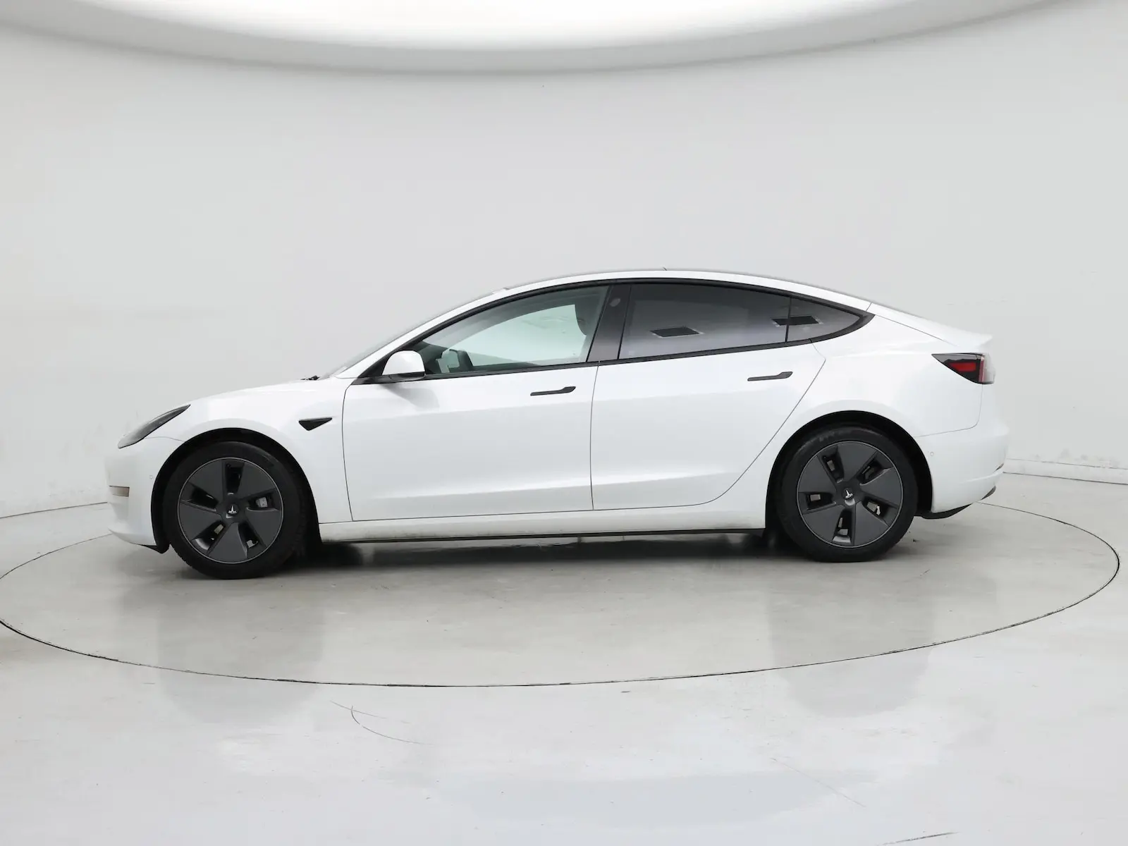 2021 Tesla Model 3 Standard Range Plus photo 4
