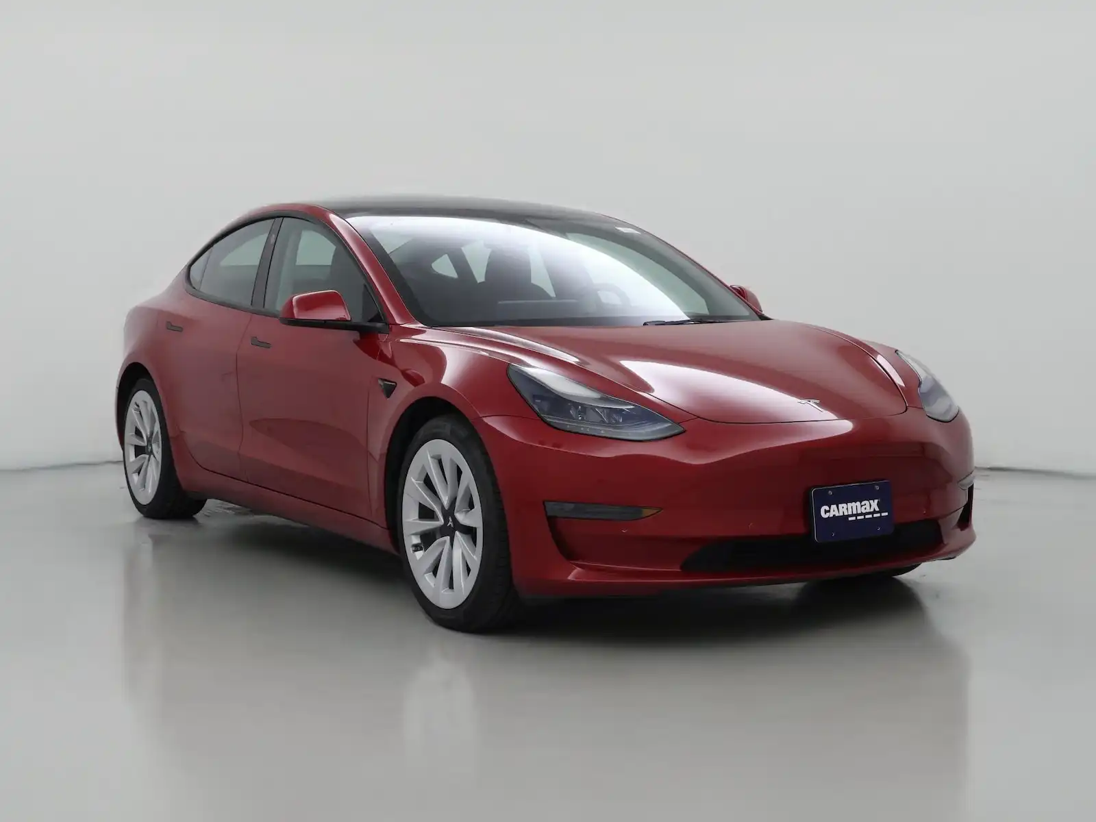2022 Tesla Model 3 Standard Range Plus's photo