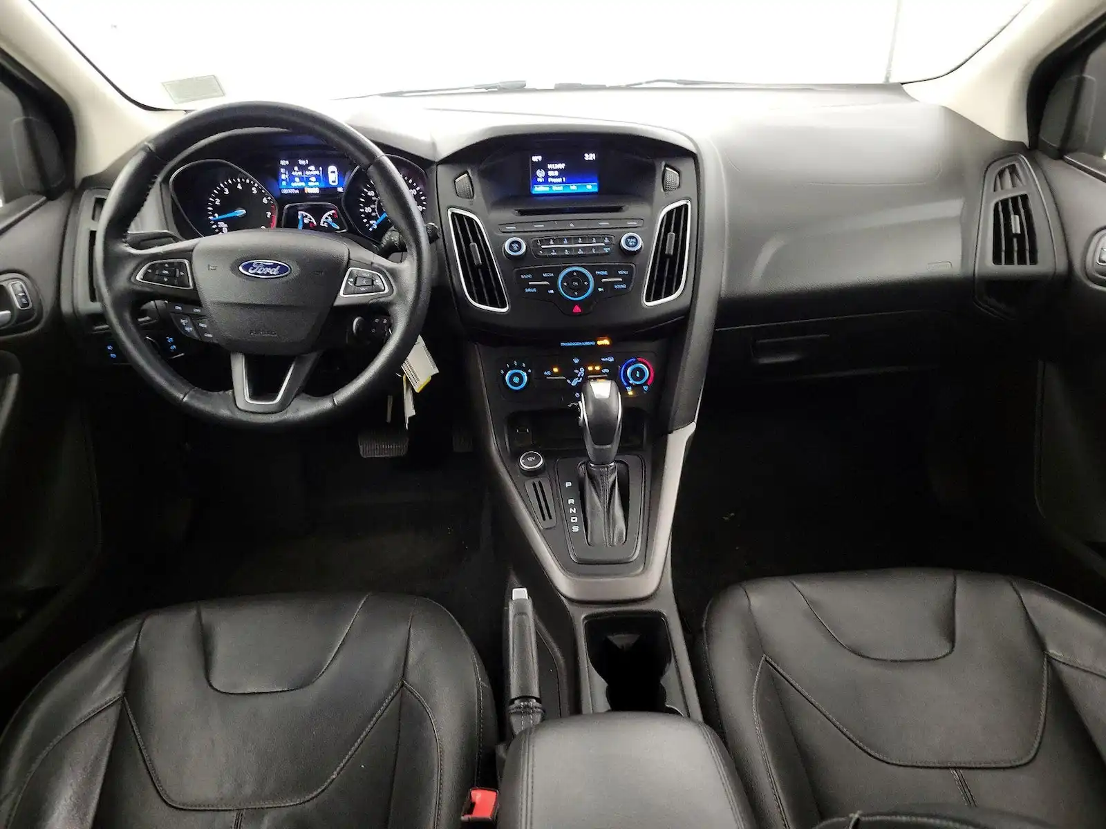 2015 Ford Focus SE Hatchback 5-Door's photo