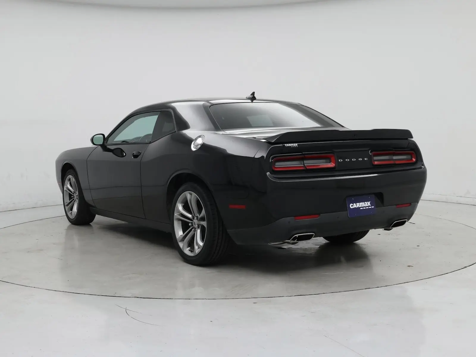 2017 Dodge Challenger SXT Plus photo 3