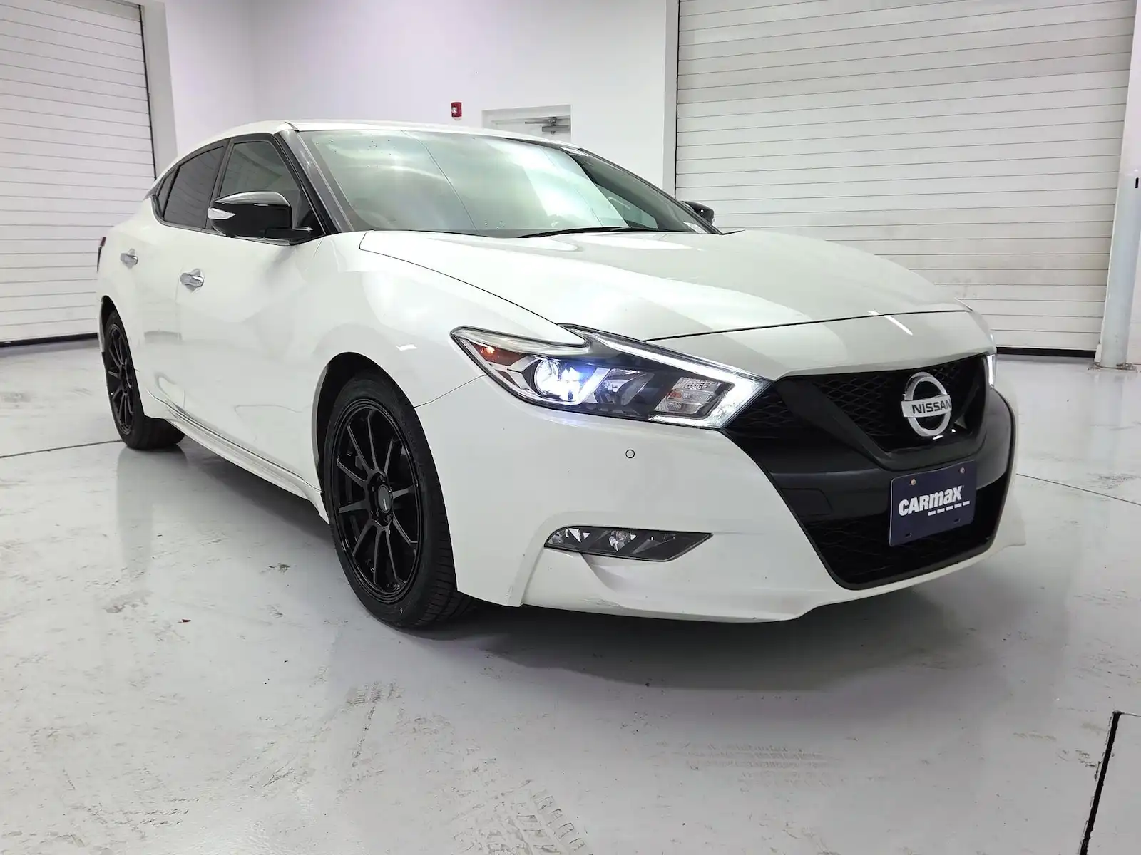 2018 Nissan Maxima SR's photo