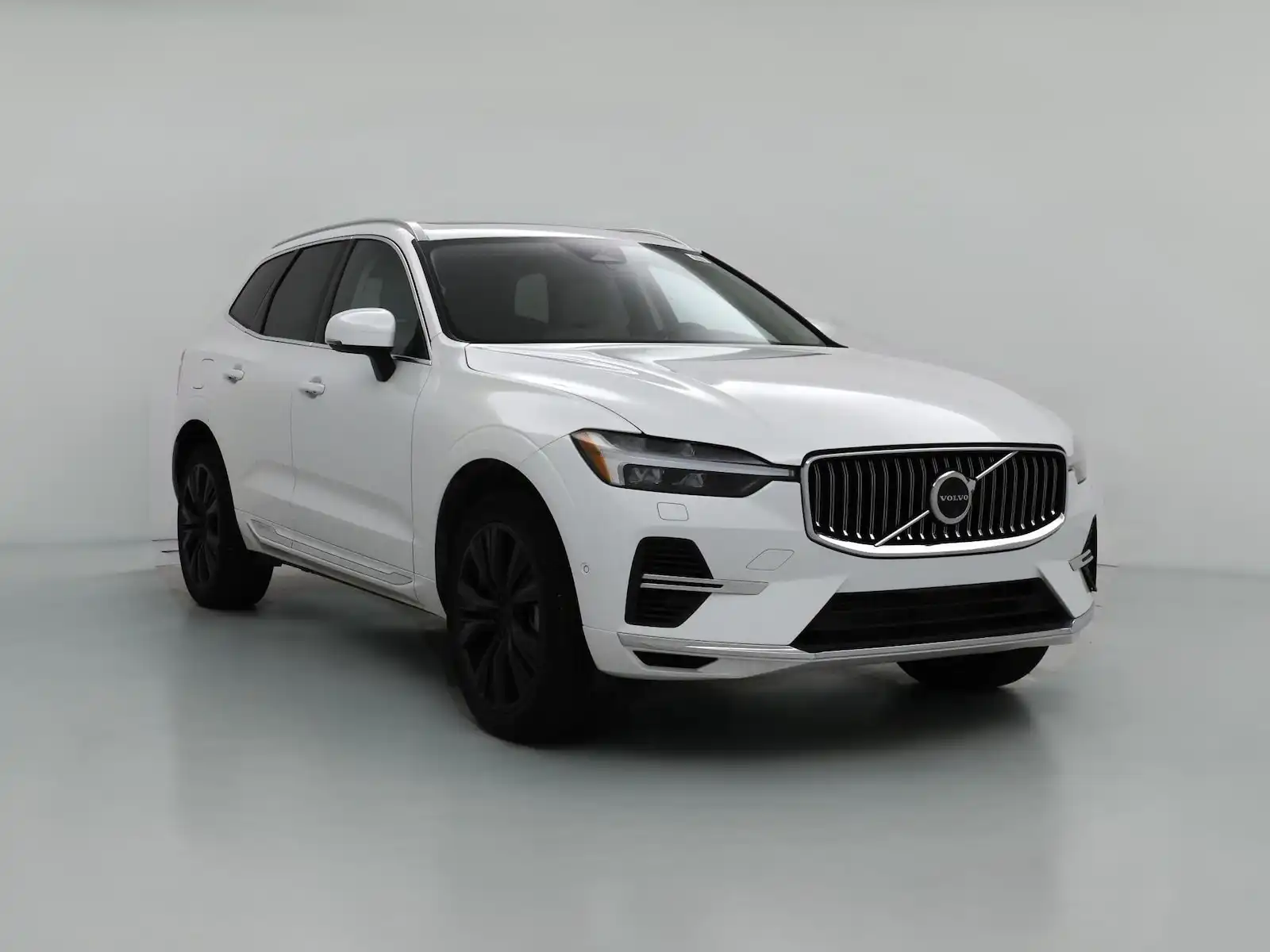 2022 Volvo XC60 T8 Recharge Inscription Expression Extended Range AWD's photo
