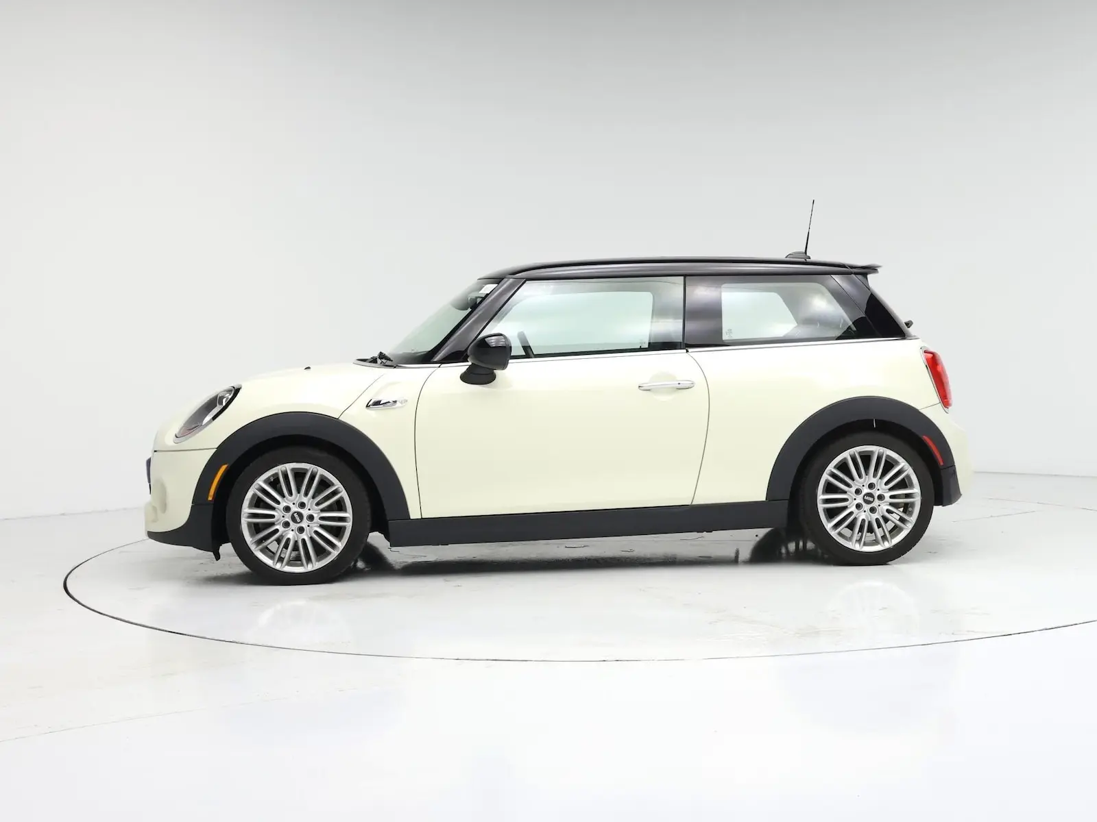 2015 MINI Cooper S photo 4