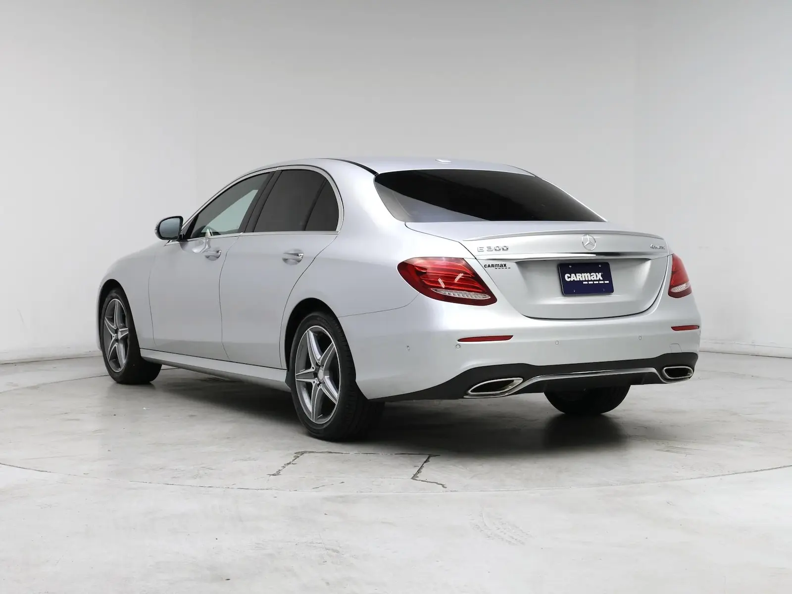 2017 Mercedes-Benz E-Class E300 4MATIC photo 3