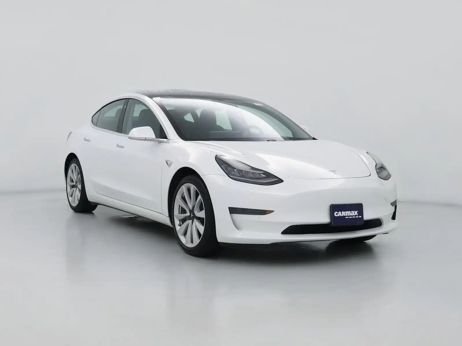2020 Tesla Model 3 Standard Range Plus's photo