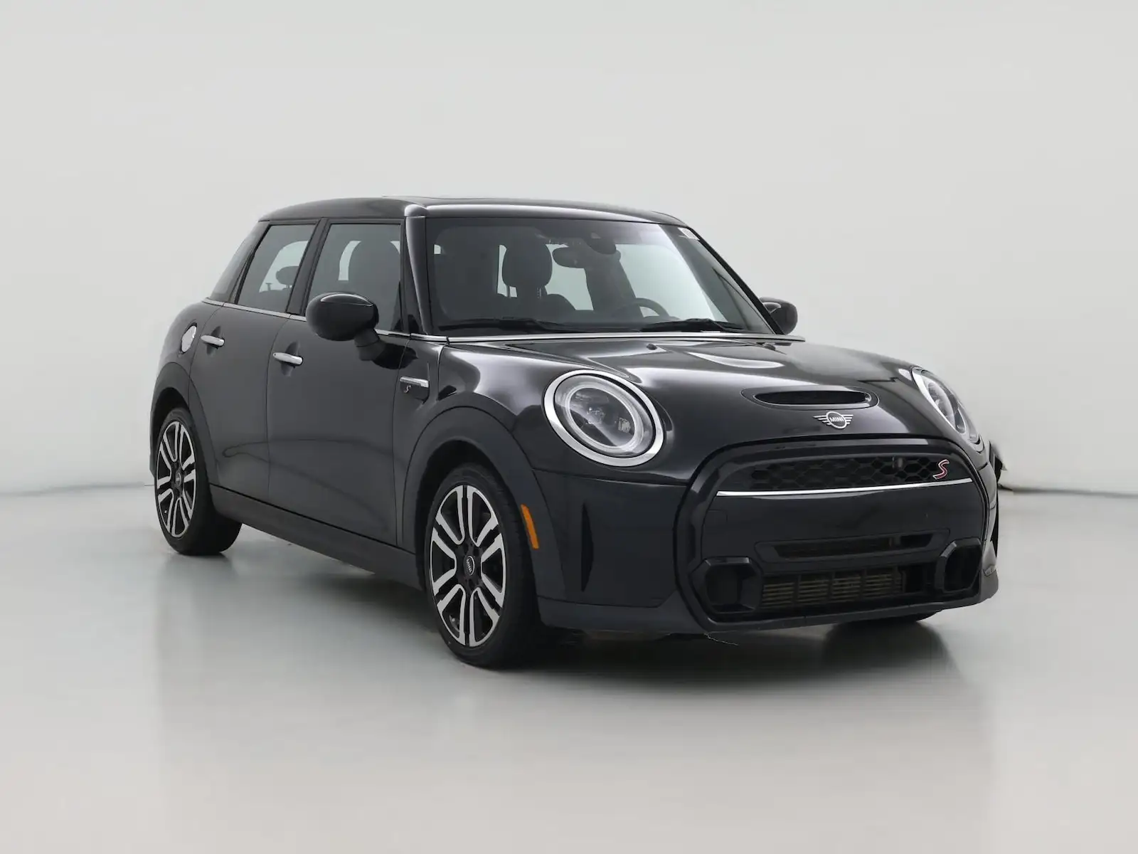 2023 MINI Hardtop Cooper S Classic's photo