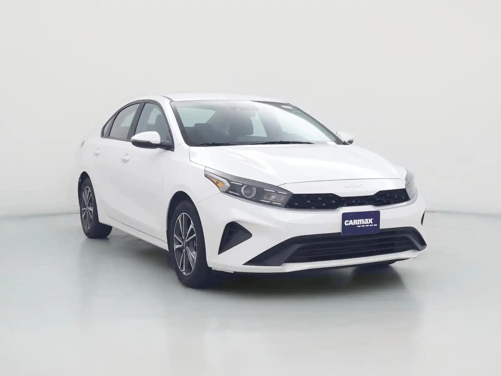 2023 Kia Forte LXS Auto's photo