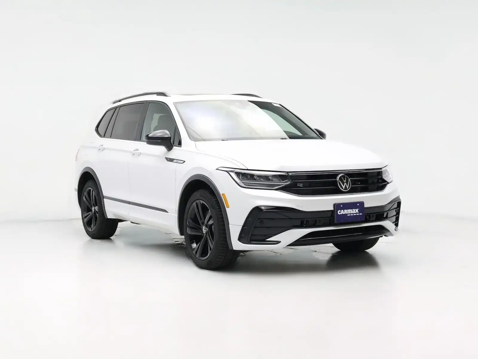 2023 Volkswagen Tiguan 2.0T SE R-Line Black 4Motion's photo