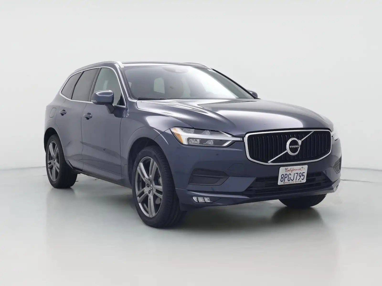 2020 Volvo XC60 T5 Momentum AWD's photo
