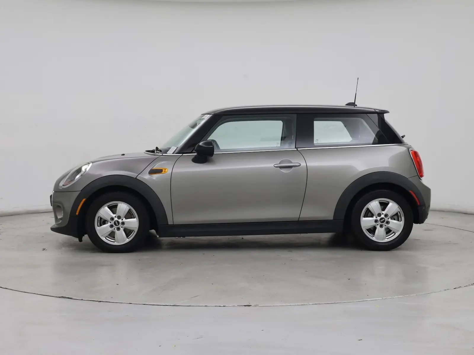 2017 MINI Cooper Base photo 4