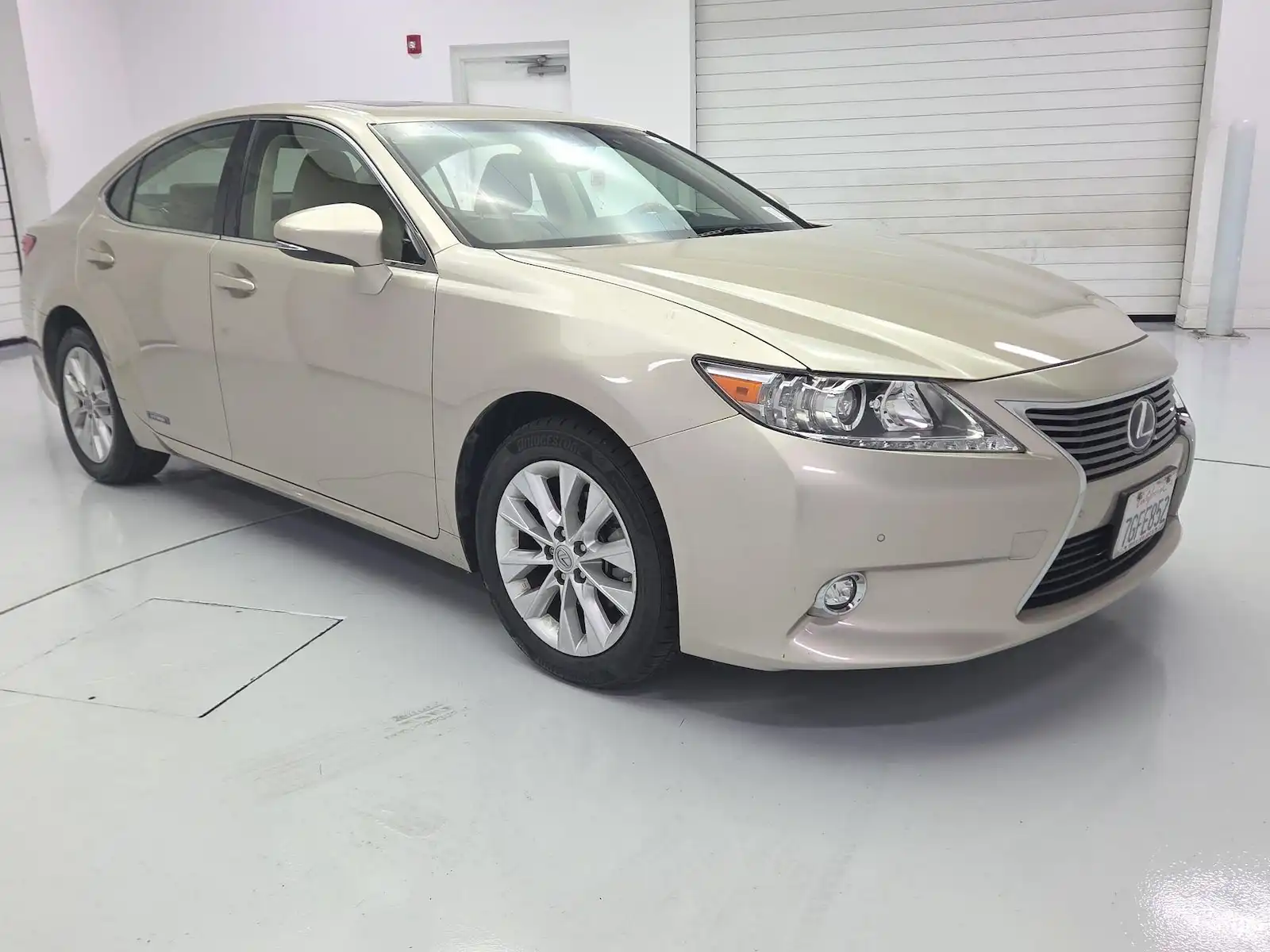 2014 Lexus ES 350 300h's photo