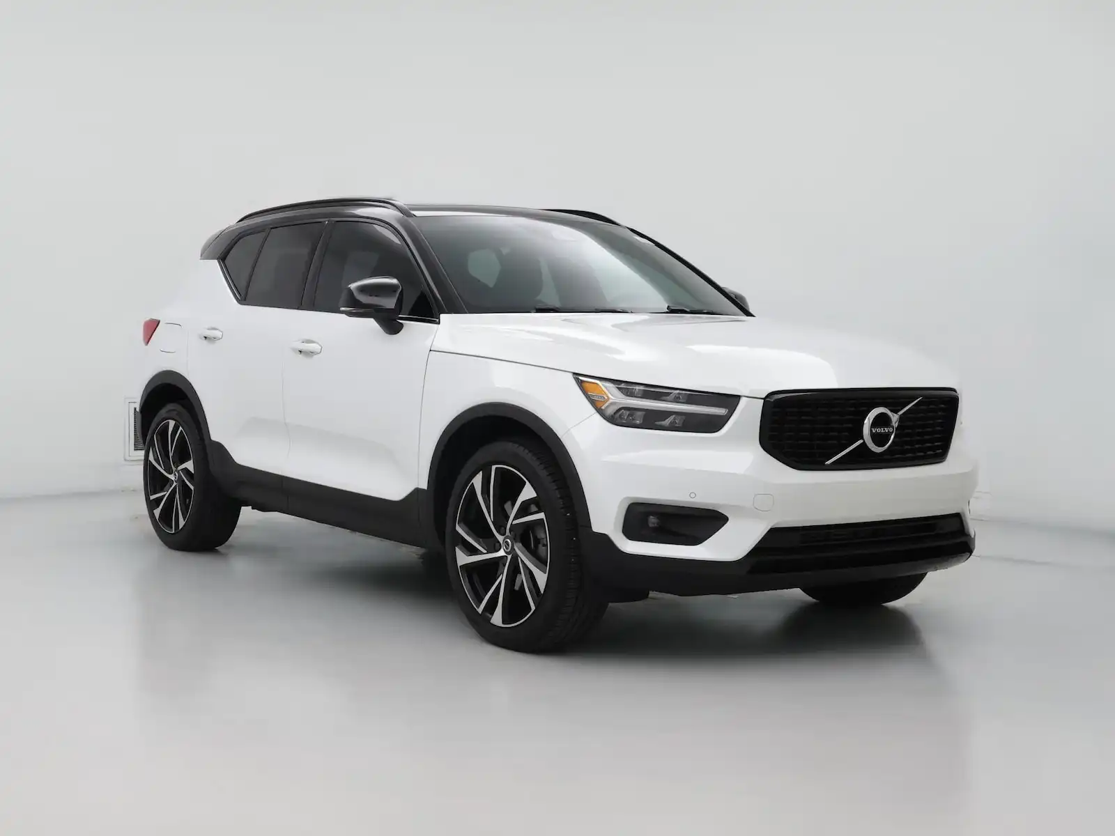 2021 Volvo XC40 T5 R-Design AWD's photo