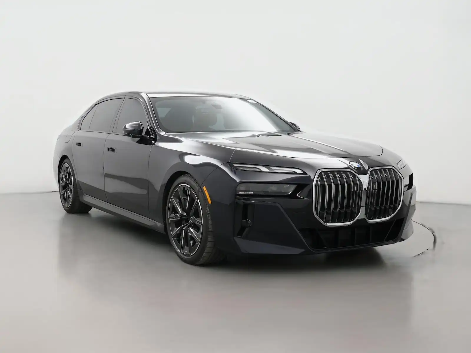 2023 BMW 7 Series 740i Sedan's photo