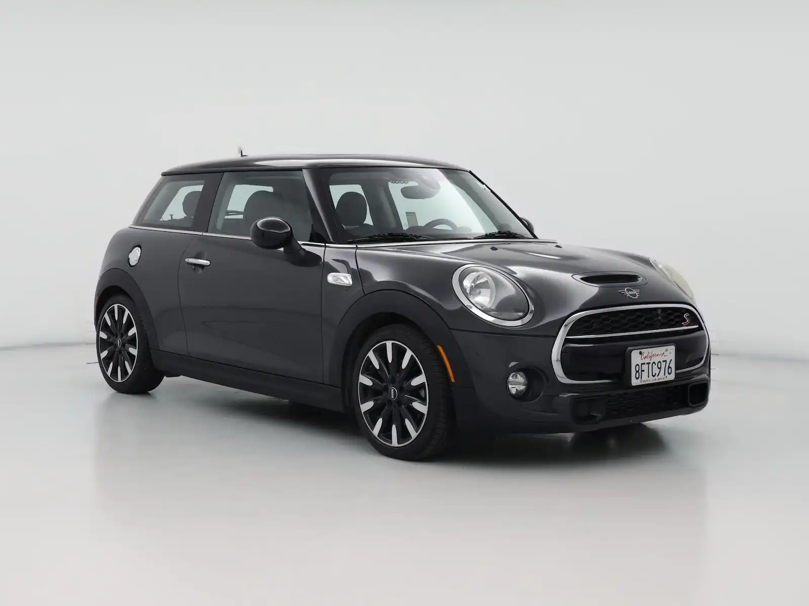 2019 MINI Hardtop Cooper S Signature's photo