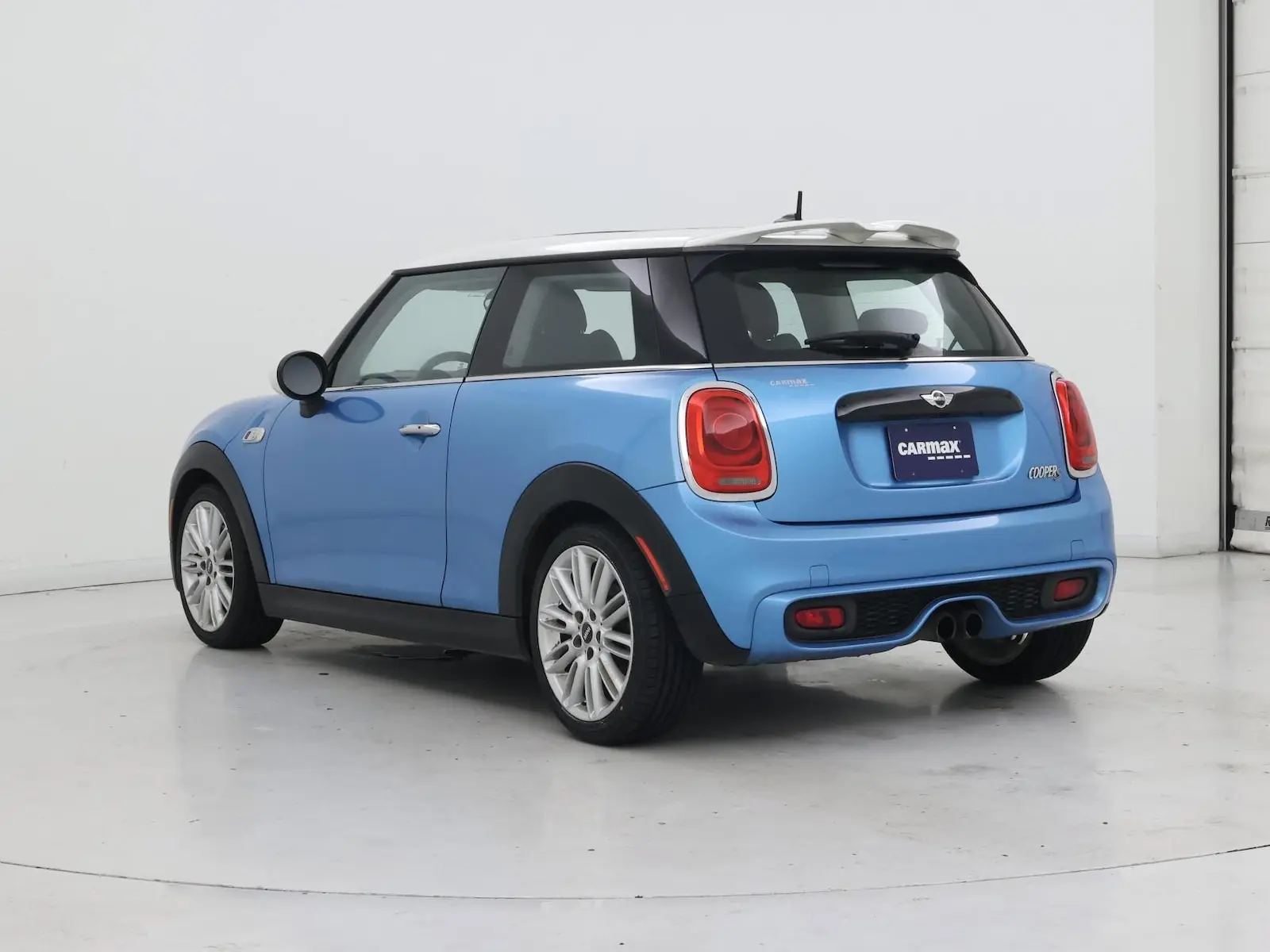 2015 MINI Cooper S photo 3