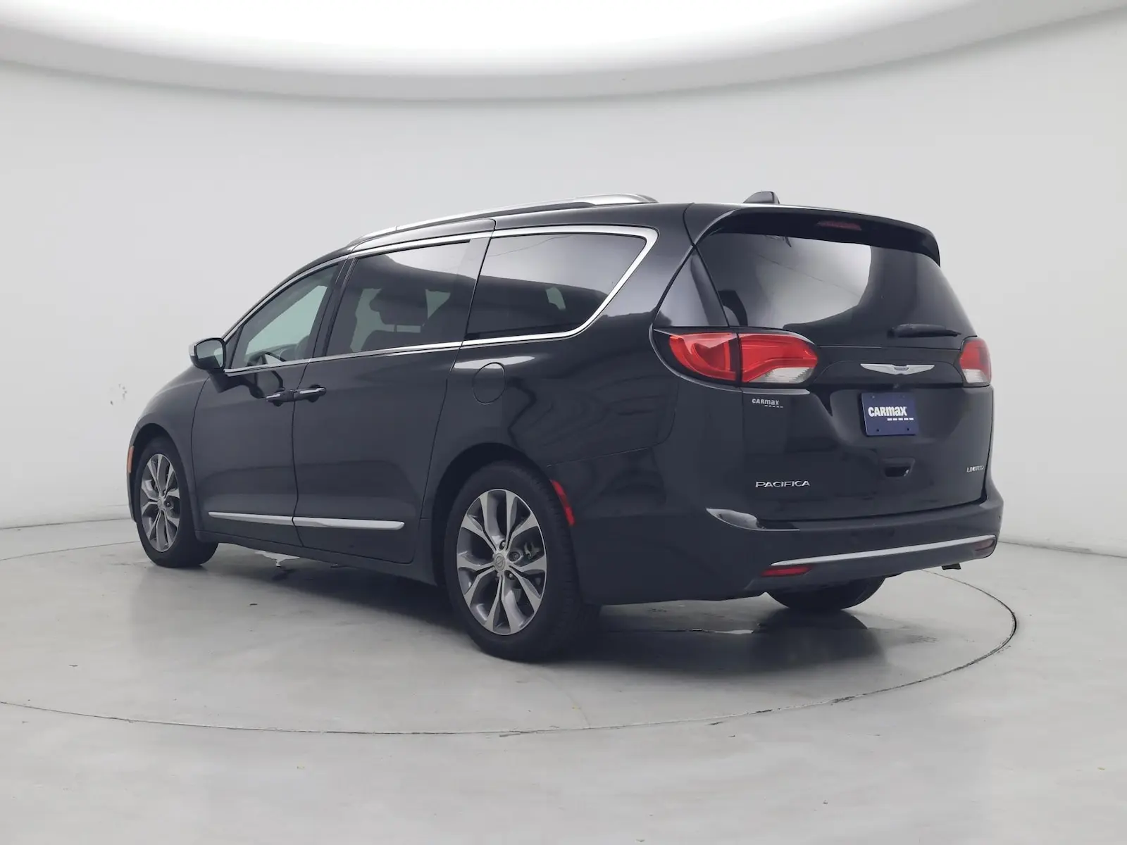 2018 Chrysler Pacifica Limited photo 3